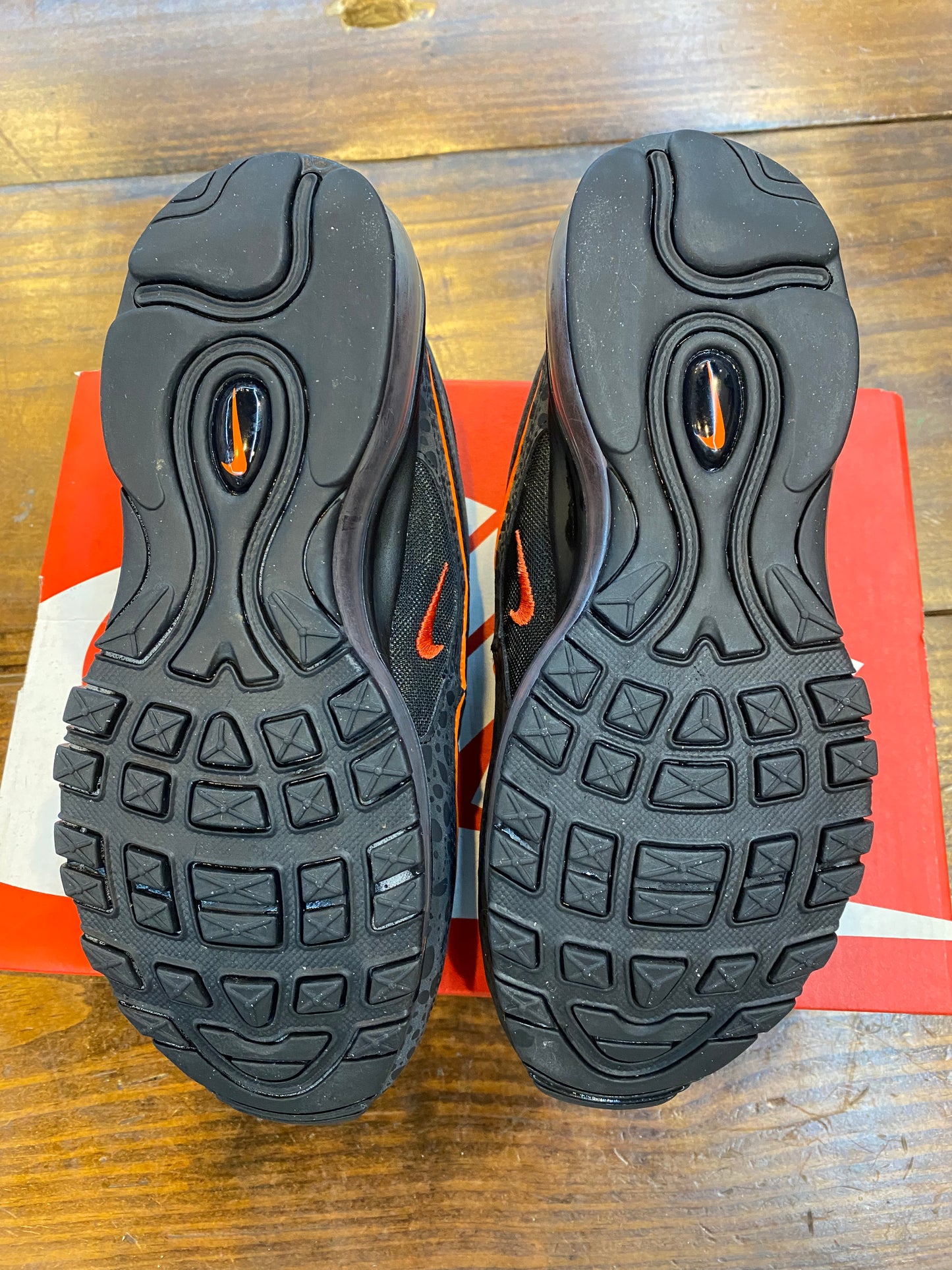 Air Max 97 GS Black Safety Orange PRE OWNED