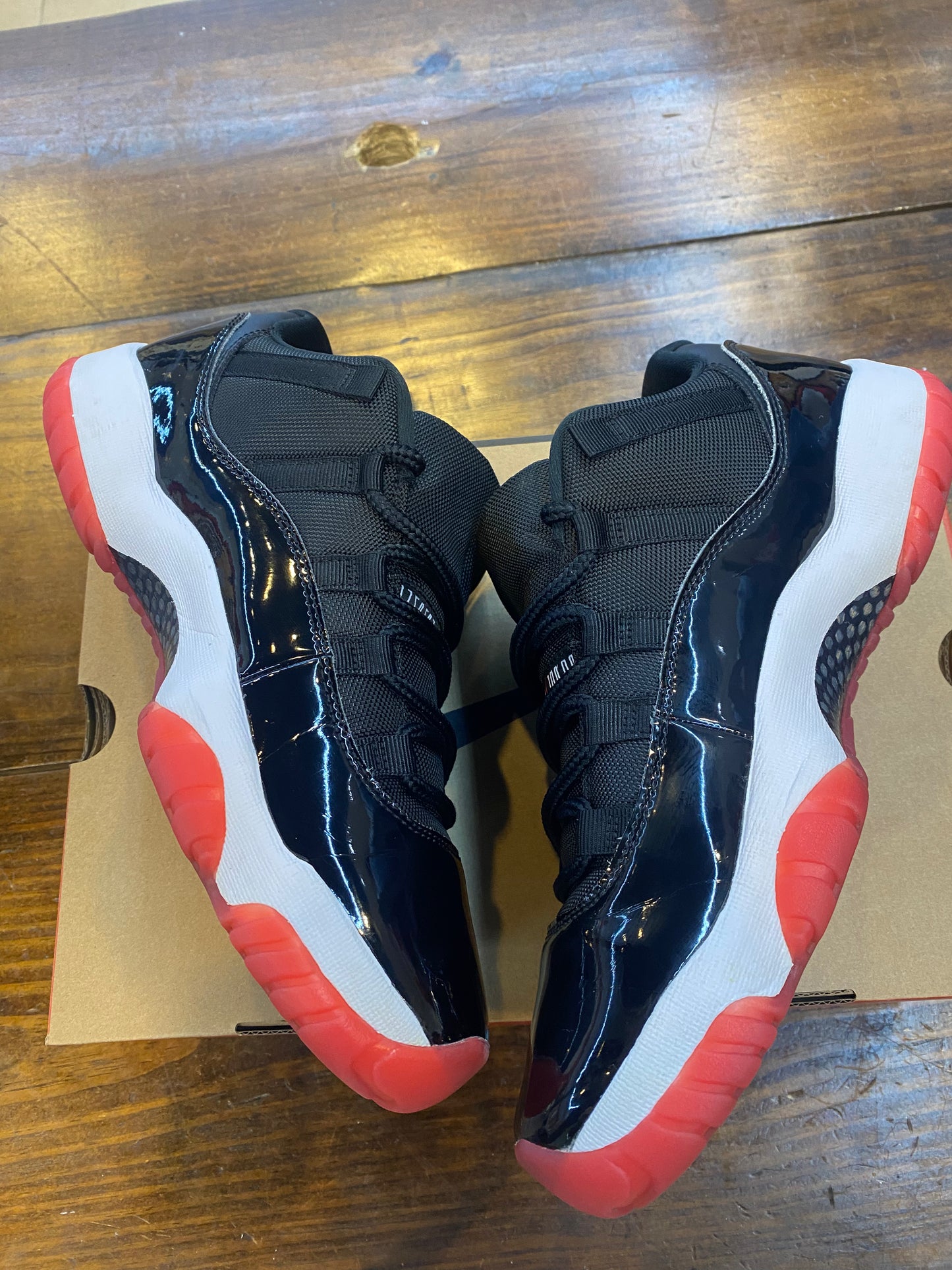 Jordan 11 Retro Low Bred 2025 PRE OWNED