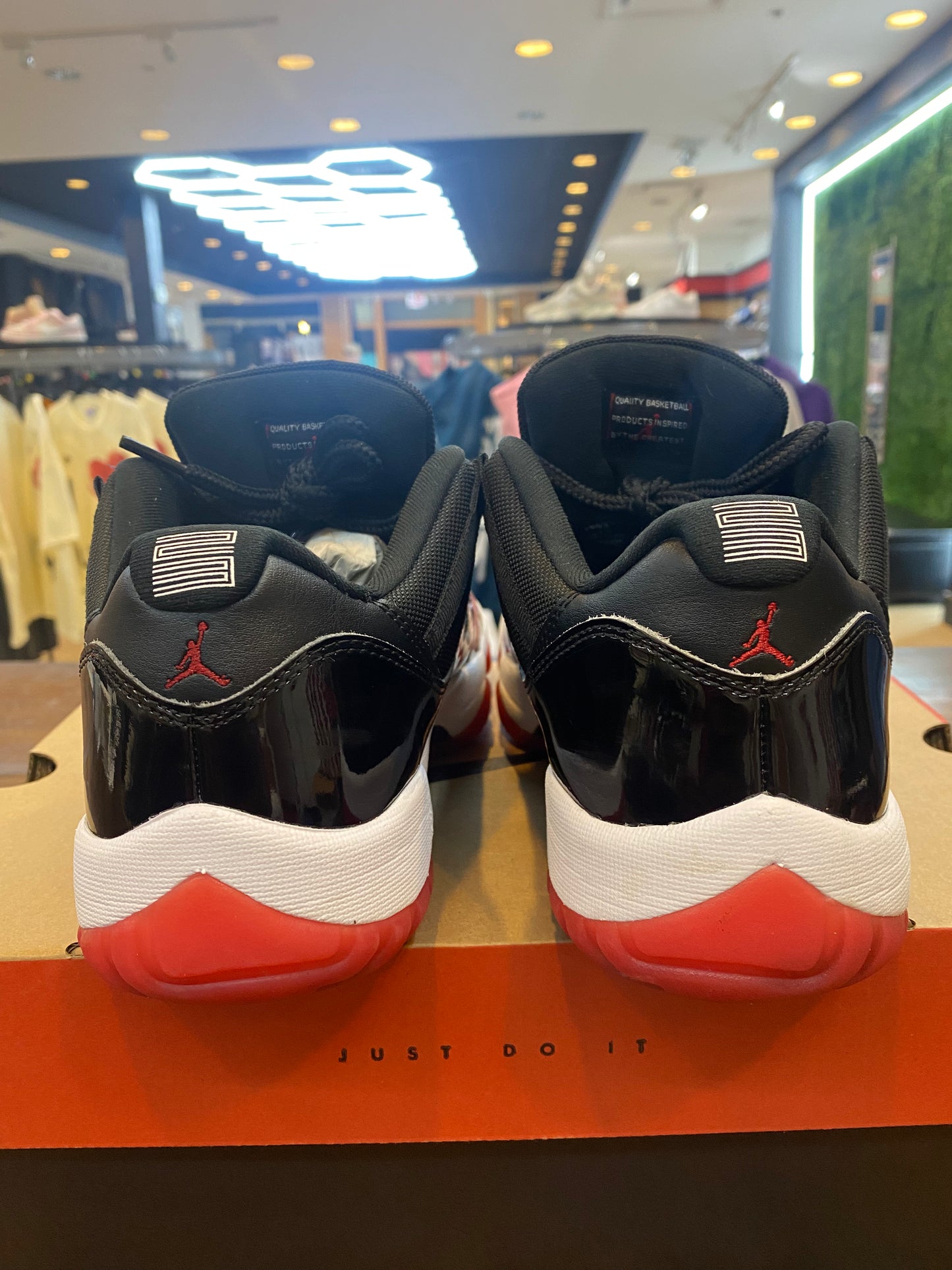 Jordan 11 Retro Low Bred 2025 PRE OWNED