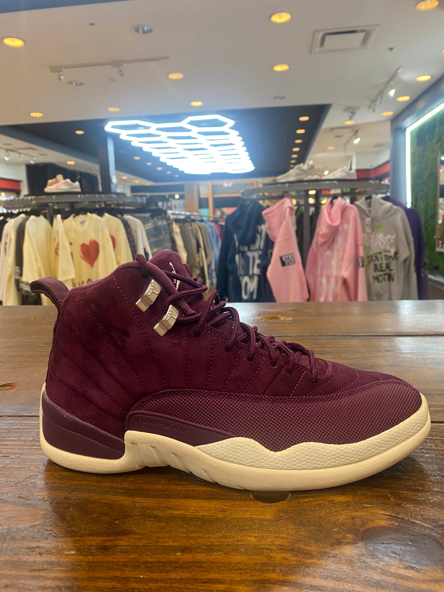 Jordan 12 Retro Bordeaux PRE OWNED