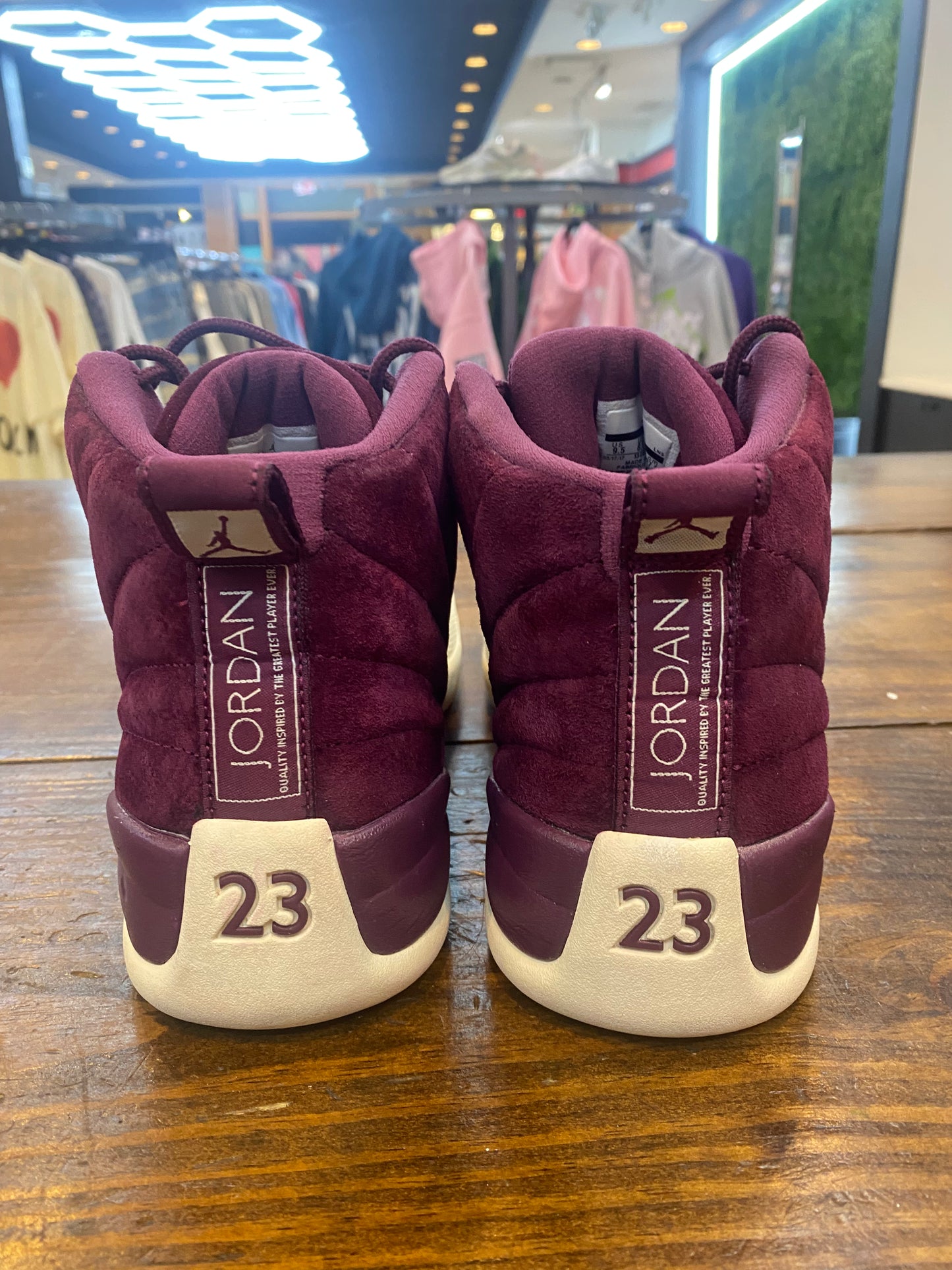 Jordan 12 Retro Bordeaux PRE OWNED