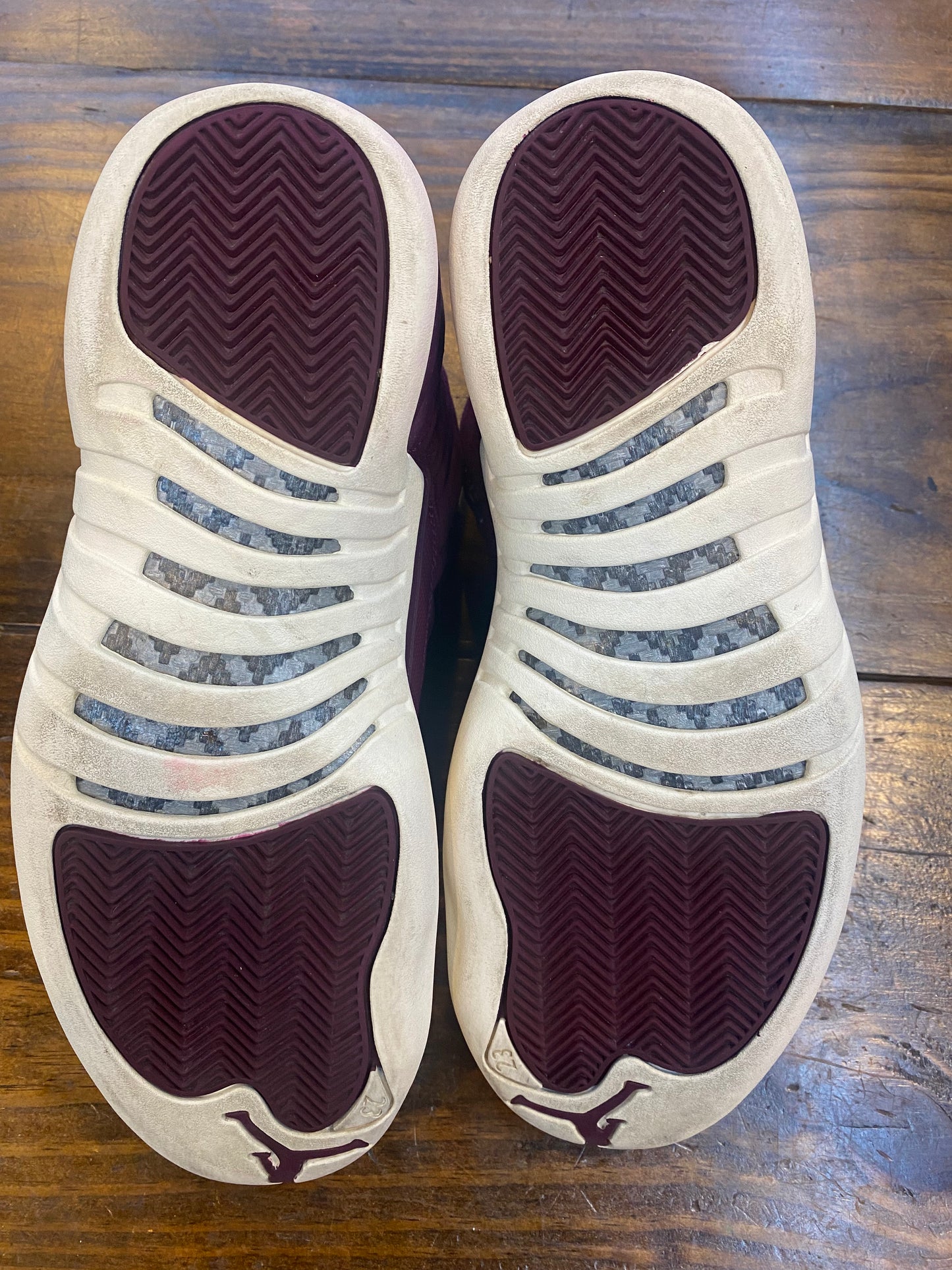 Jordan 12 Retro Bordeaux PRE OWNED