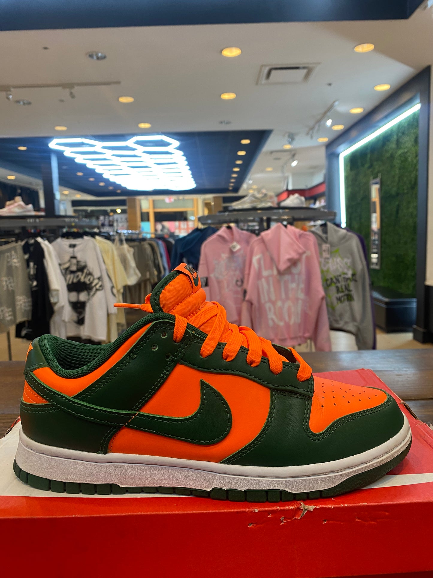 Dunk Low Miami Hurricanes PRE OWNED