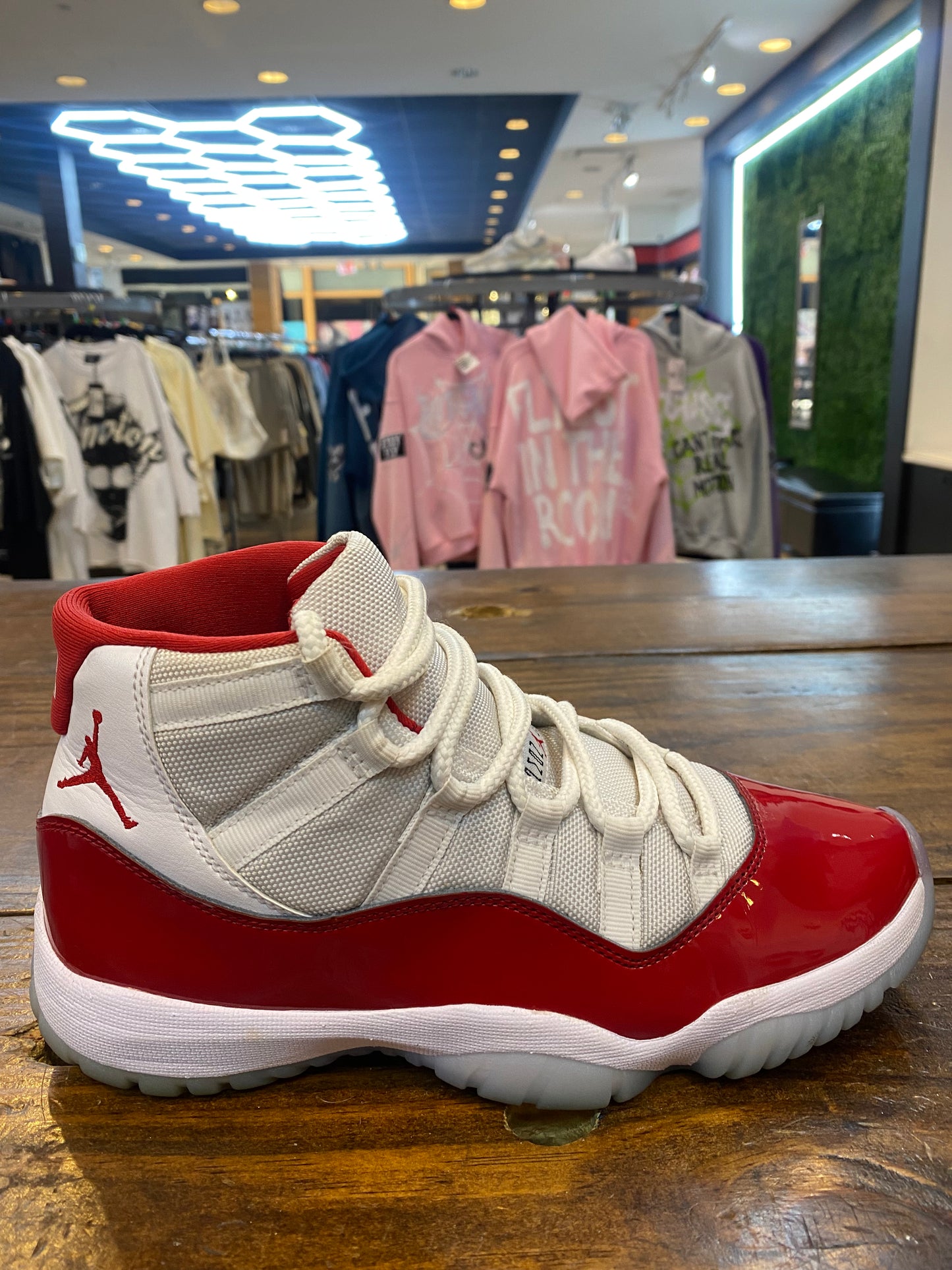 Jordan 11 Retro Cherry PRE OWNED