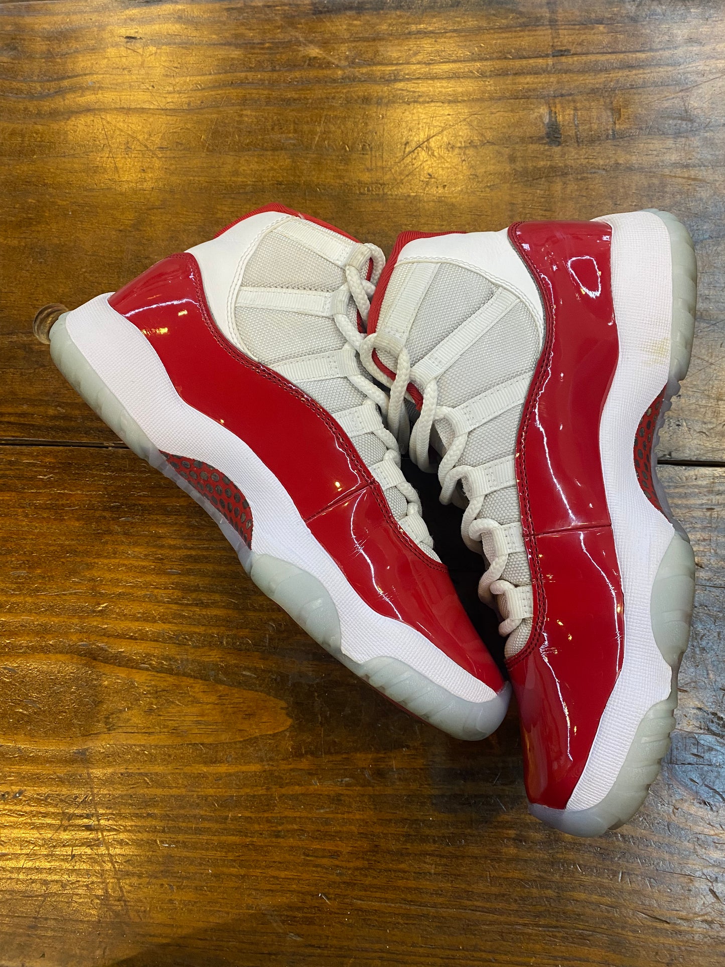 Jordan 11 Retro Cherry PRE OWNED