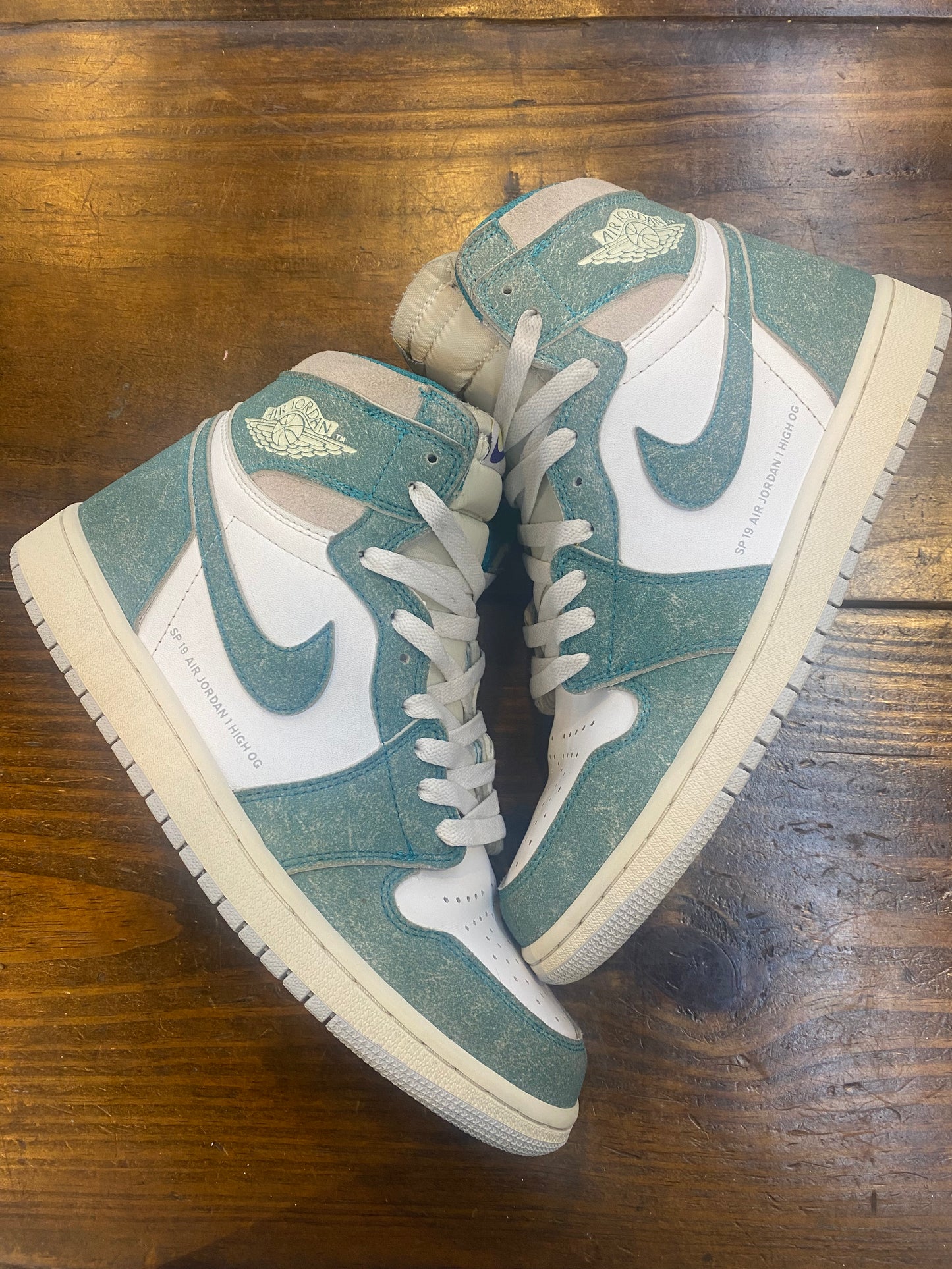 Jordan 1 Retro High OG Turbo Green PRE OWNED