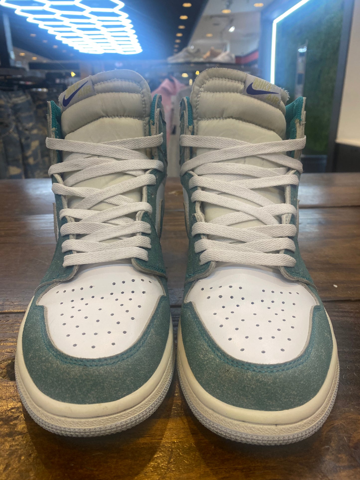 Jordan 1 Retro High OG Turbo Green PRE OWNED