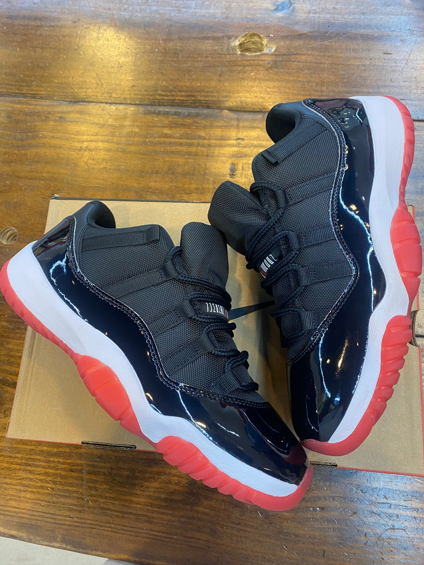 Jordan 11 Retro Low Bred 2025 PRE OWNED