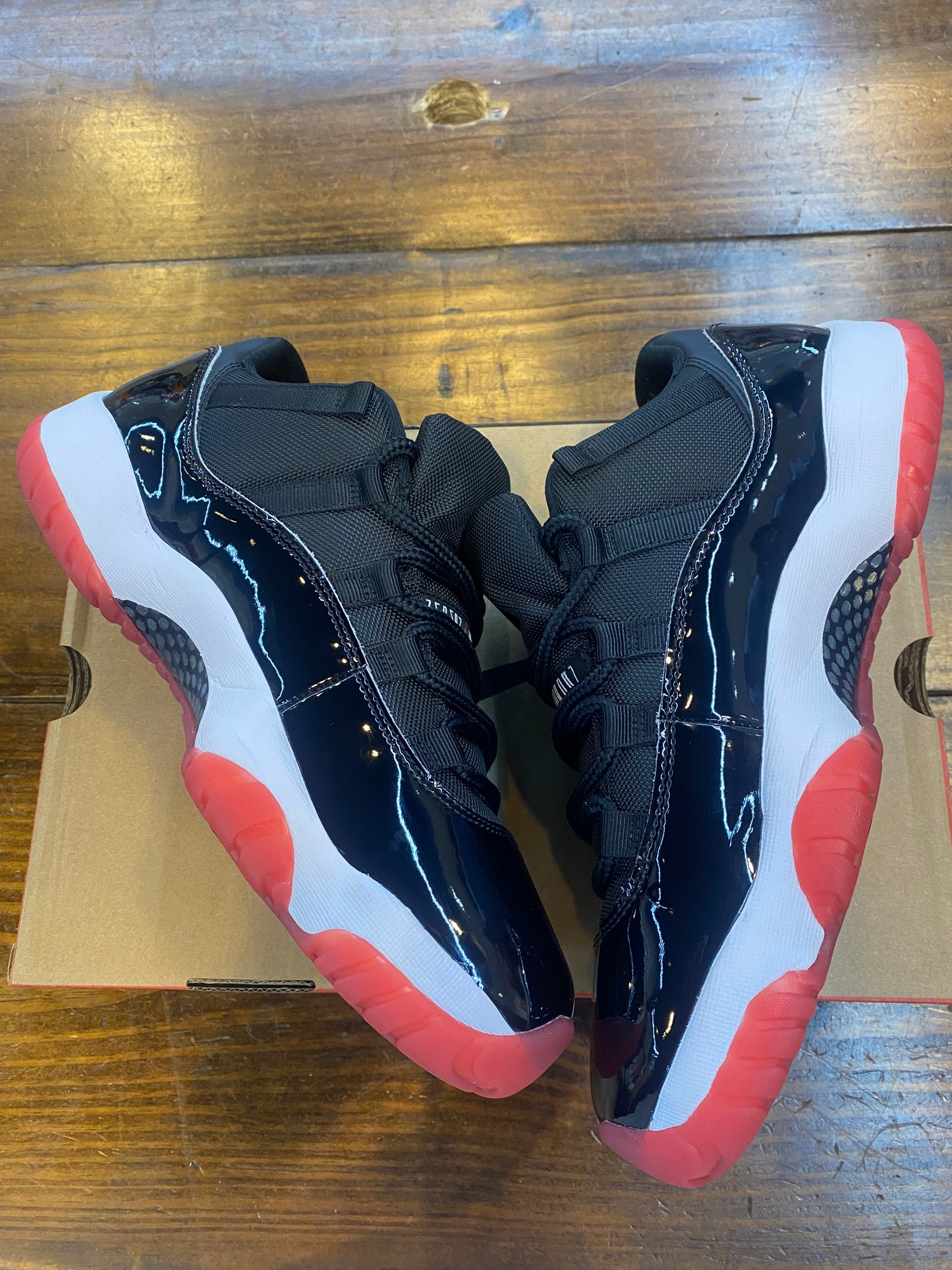 Jordan 11 Retro Low Bred 2025 PRE OWNED