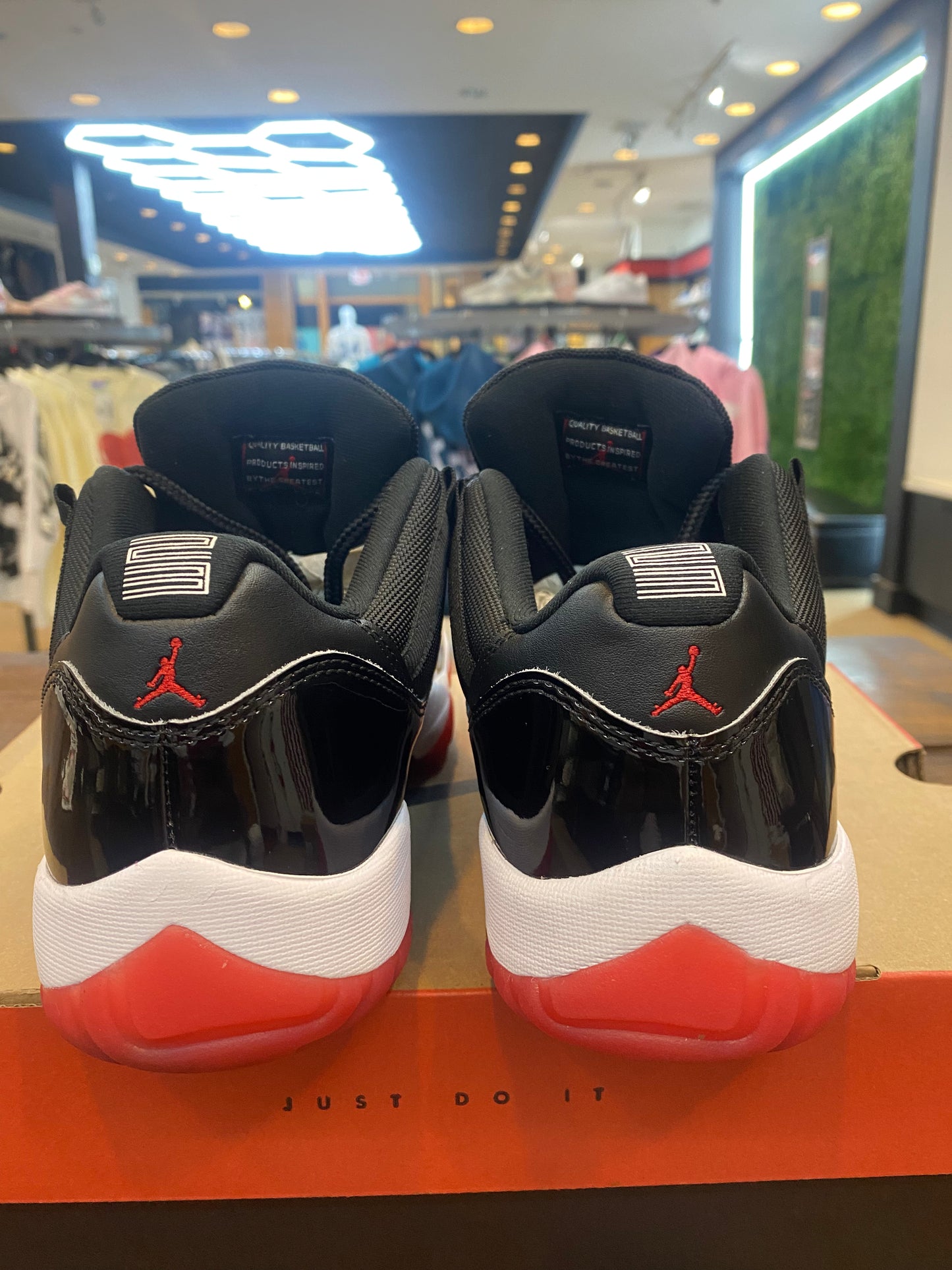 Jordan 11 Retro Low Bred 2025 PRE OWNED