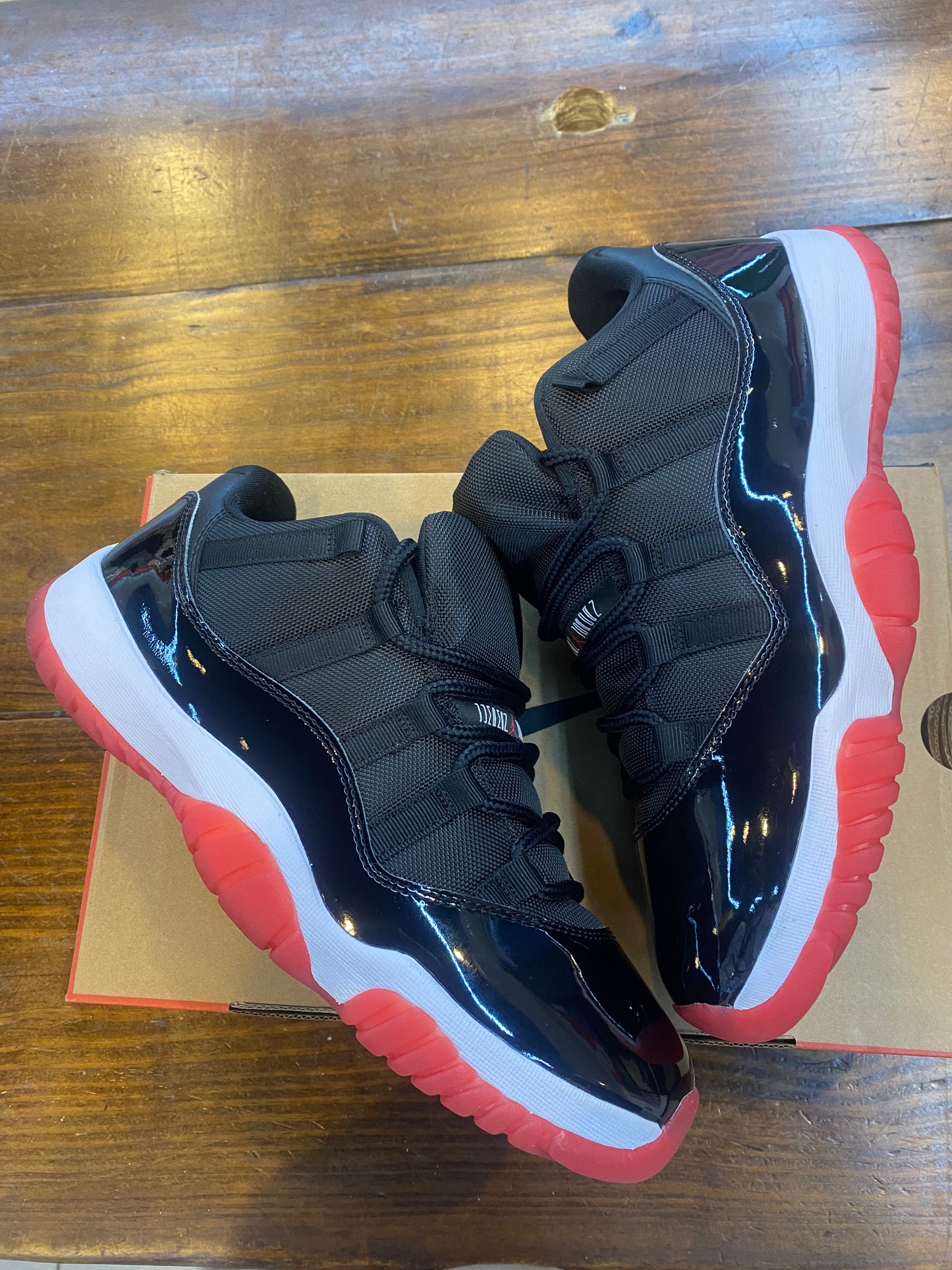 Jordan 11 Retro Low Bred 2025 PRE OWNED