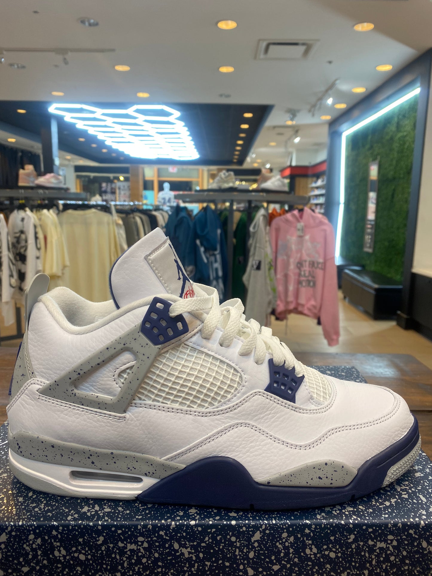 Jordan 4 Retro Midnight Navy PREV OWNED