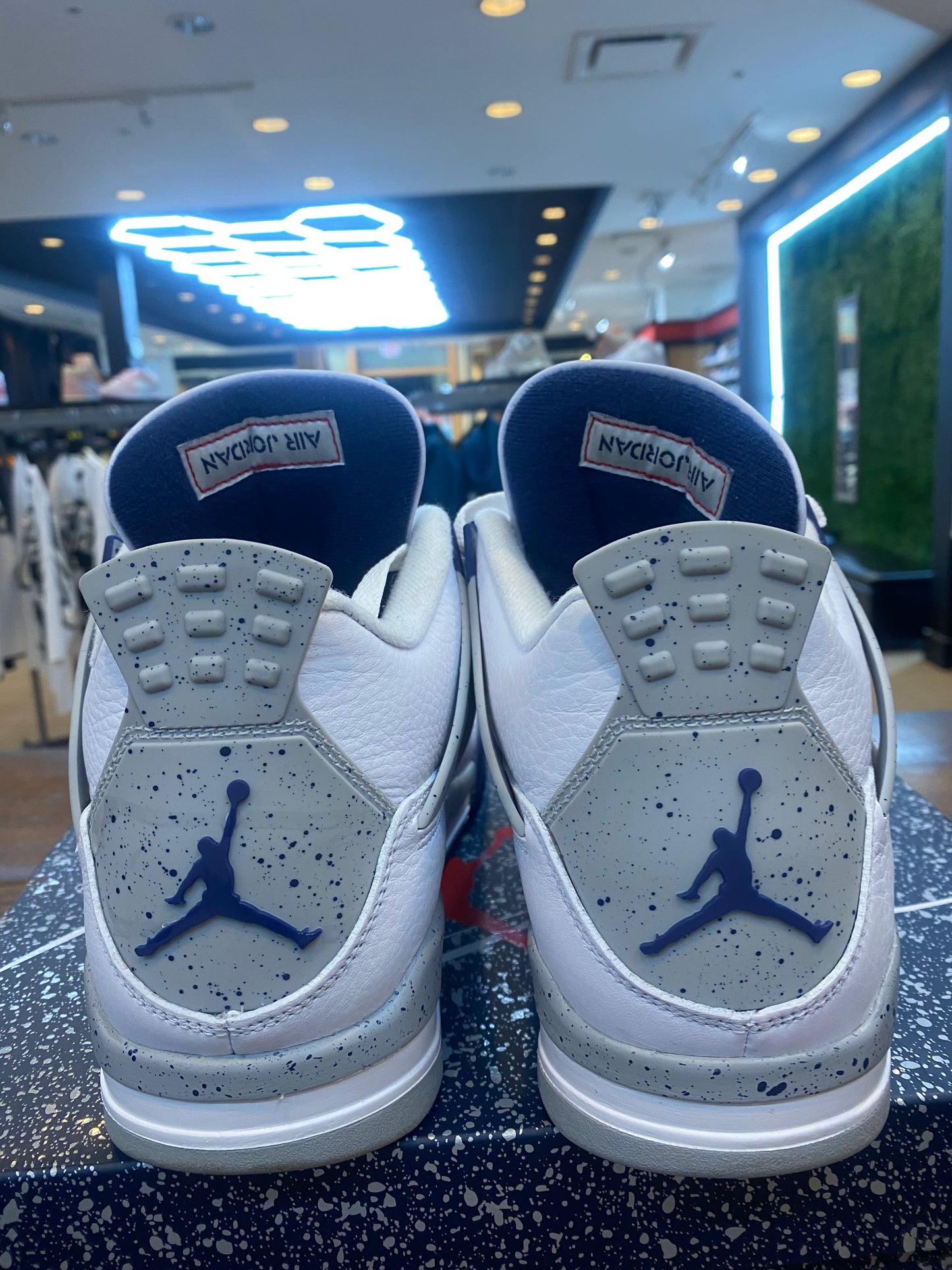 Jordan 4 Retro Midnight Navy PREV OWNED