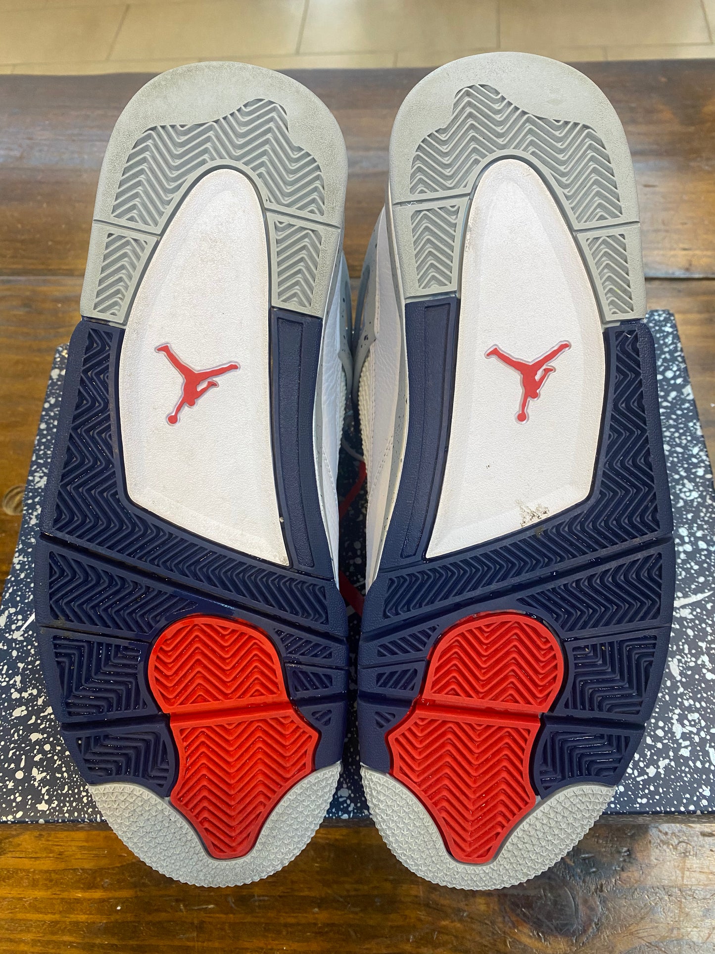 Jordan 4 Retro Midnight Navy PREV OWNED