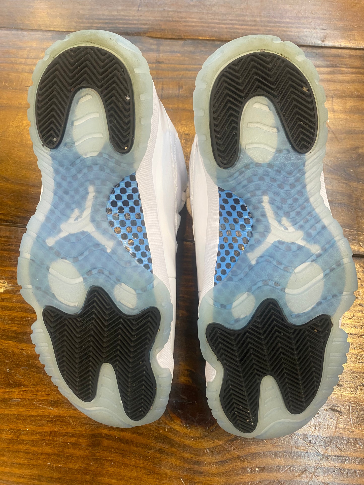 Jordan 11 Retro Columbia Legend Blue 2024 PRE OWNED