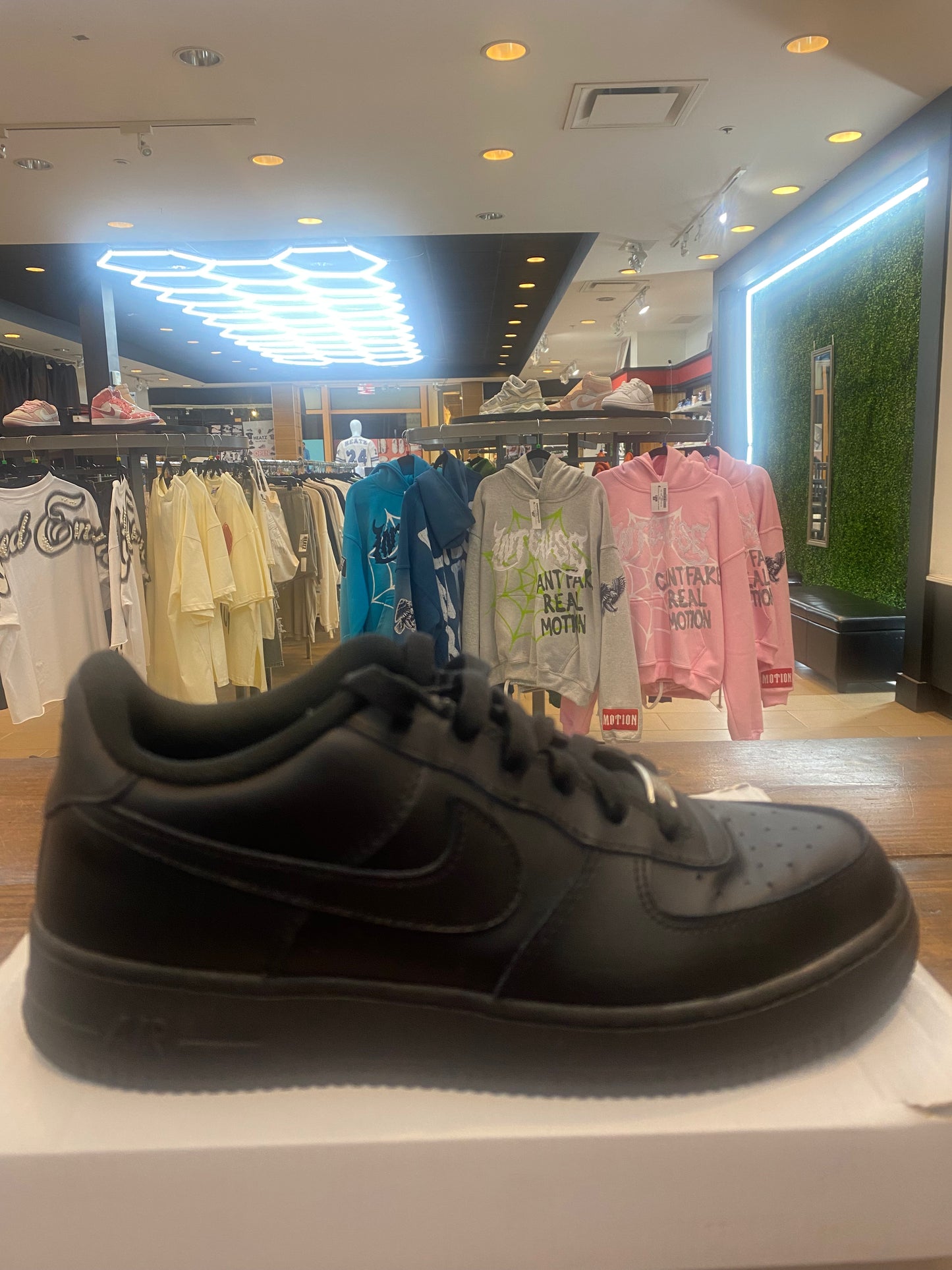 Air Force 1 LE GS Triple Black PRE OWNED