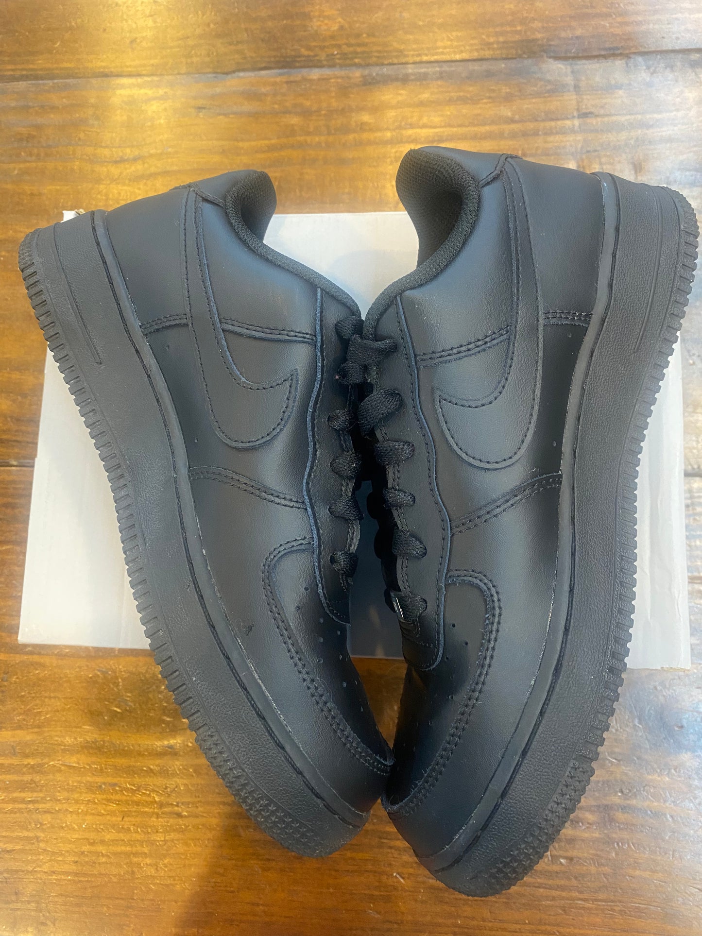 Air Force 1 LE GS Triple Black PRE OWNED