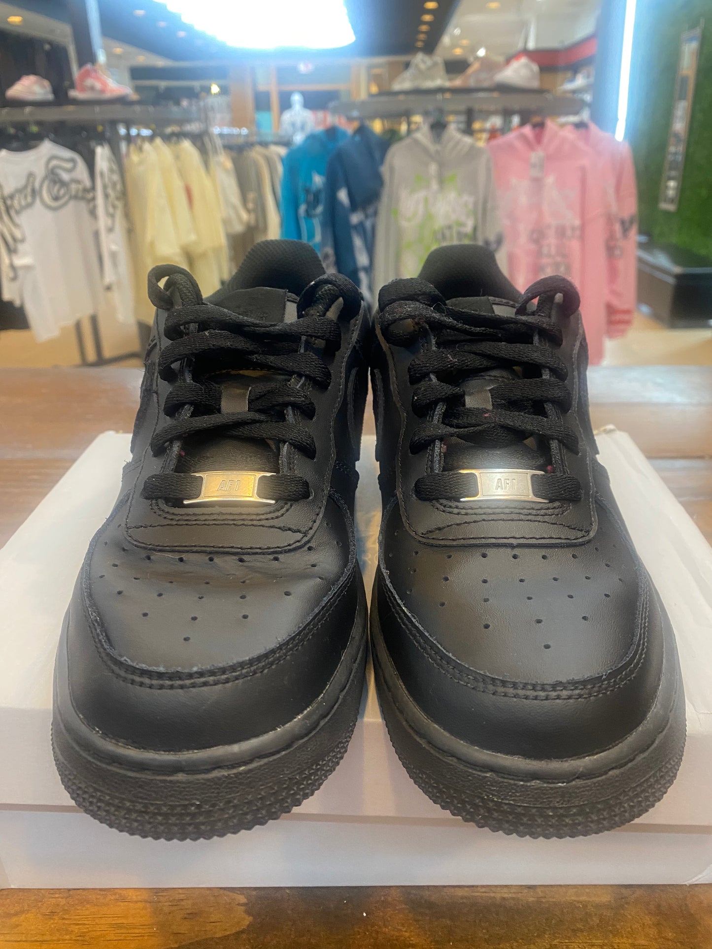 Air Force 1 LE GS Triple Black PRE OWNED