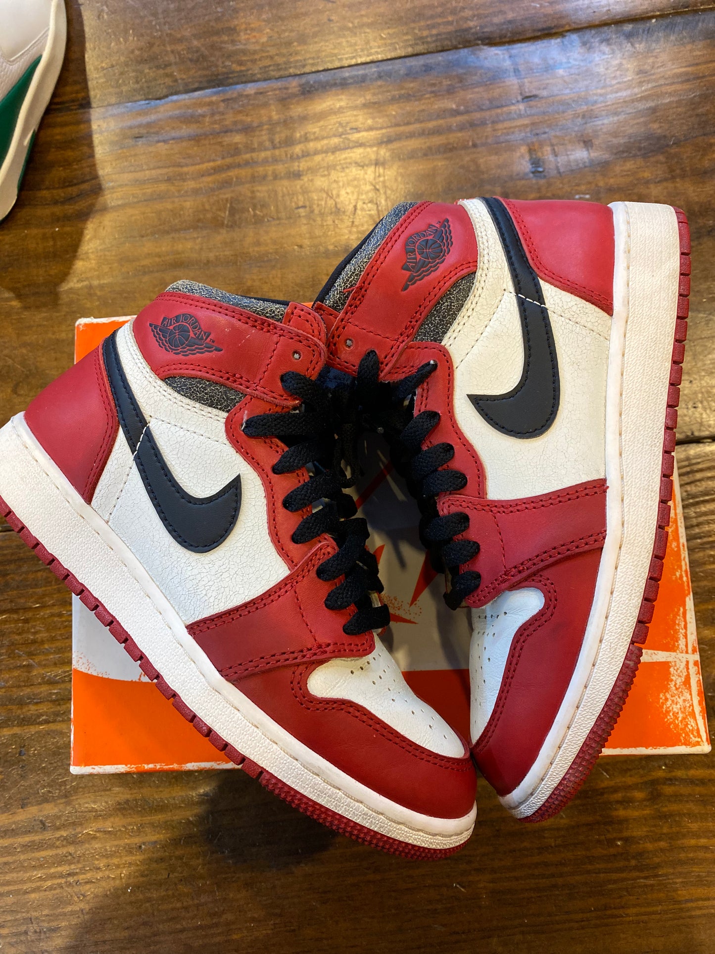 Jordan 1 Retro High OG GS Chicago Lost Found PRE OWNED