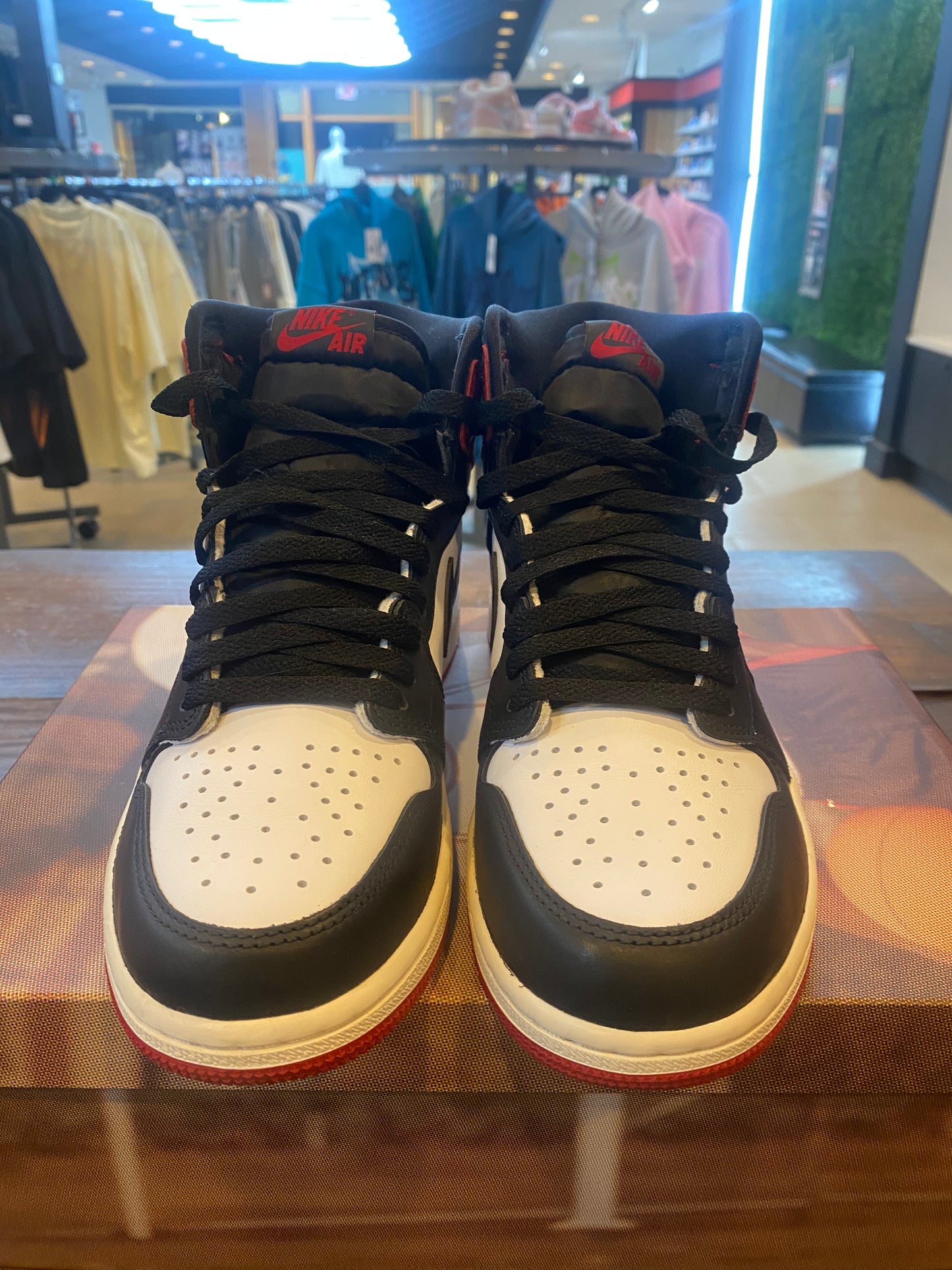 Jordan 1 Retro High OG Black Toe Reimagined PRE OWNED