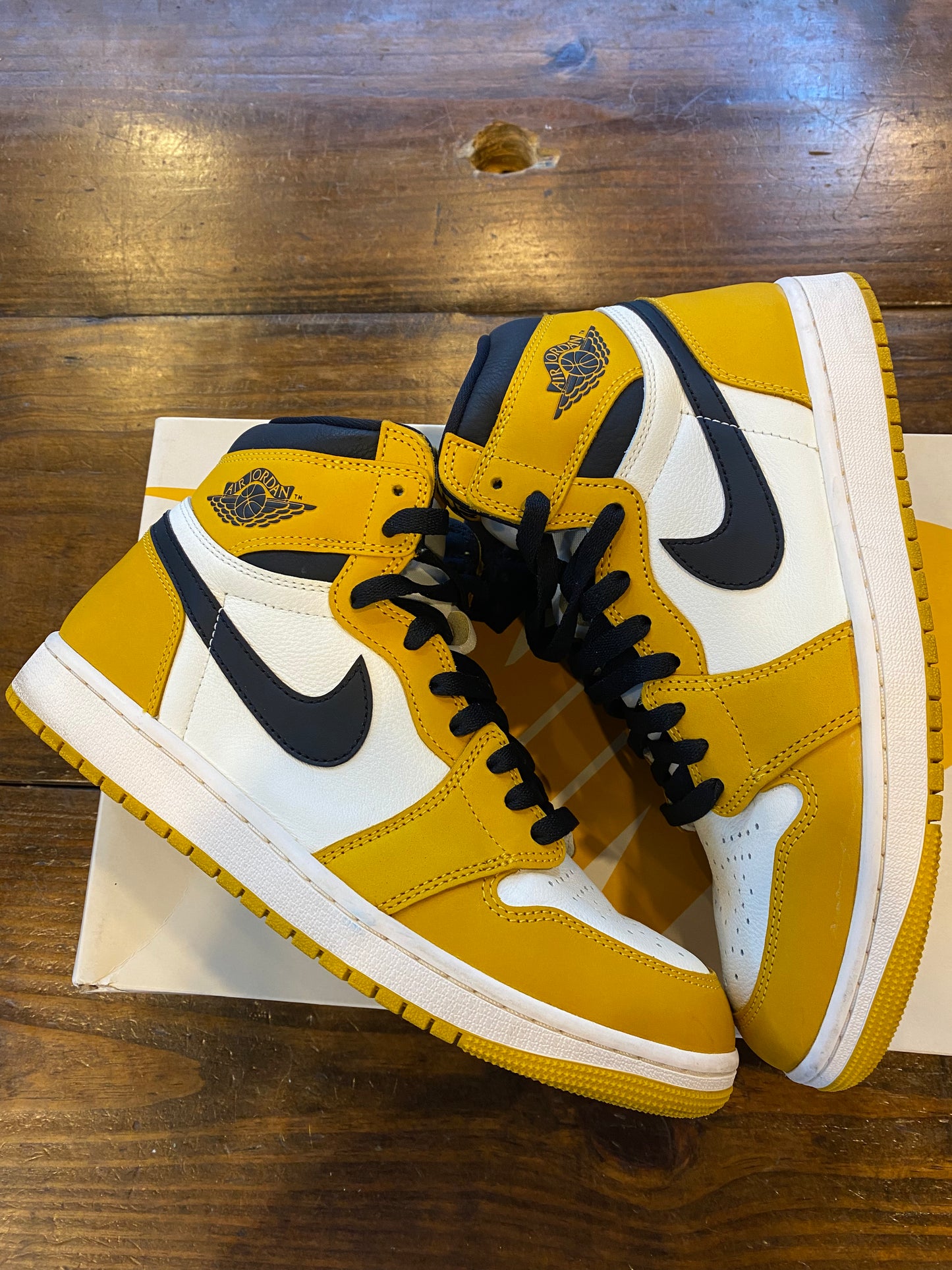 Jordan 1 Retro High OG Yellow Ochre PRE OWNED