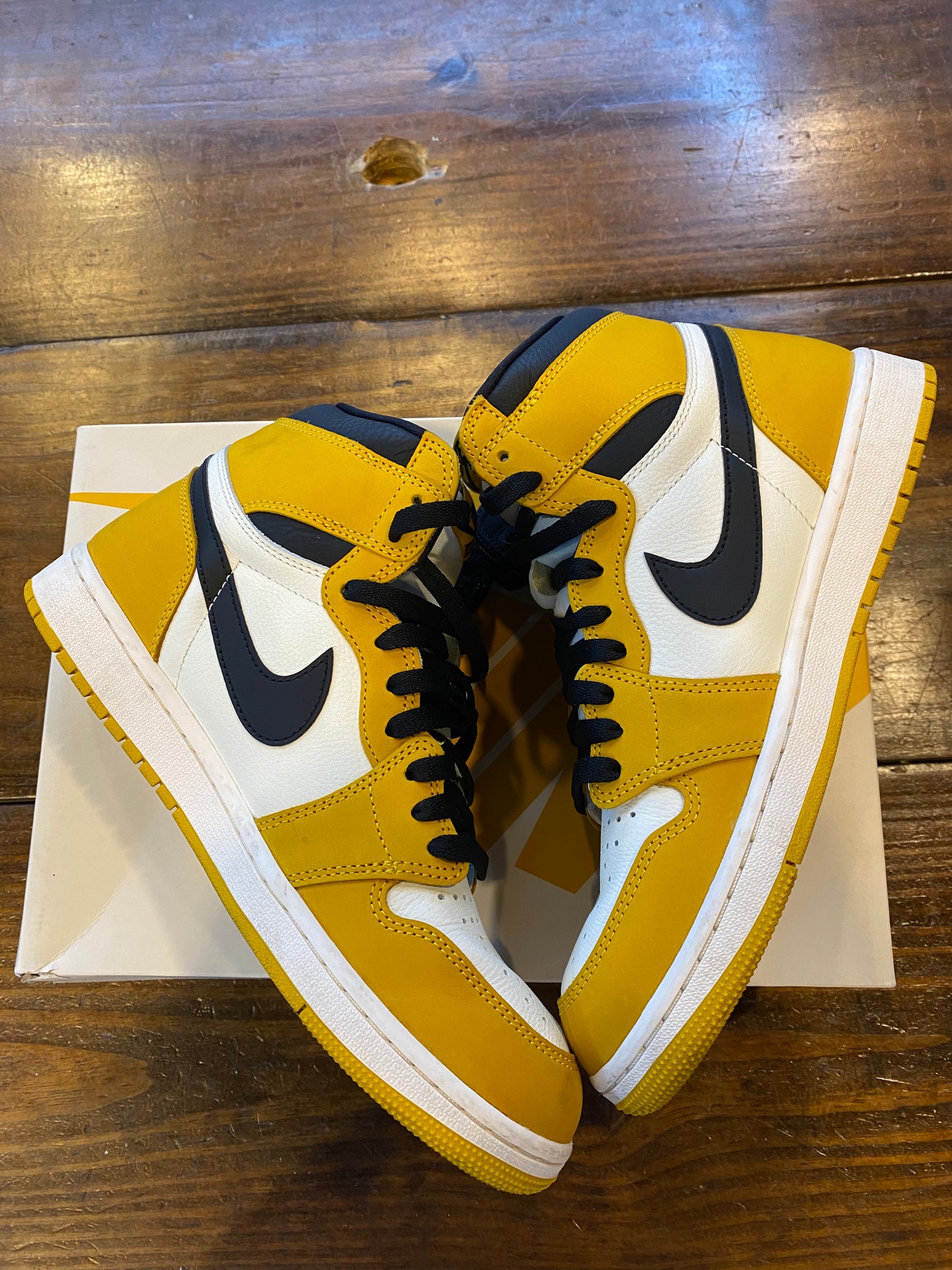Jordan 1 Retro High OG Yellow Ochre PRE OWNED