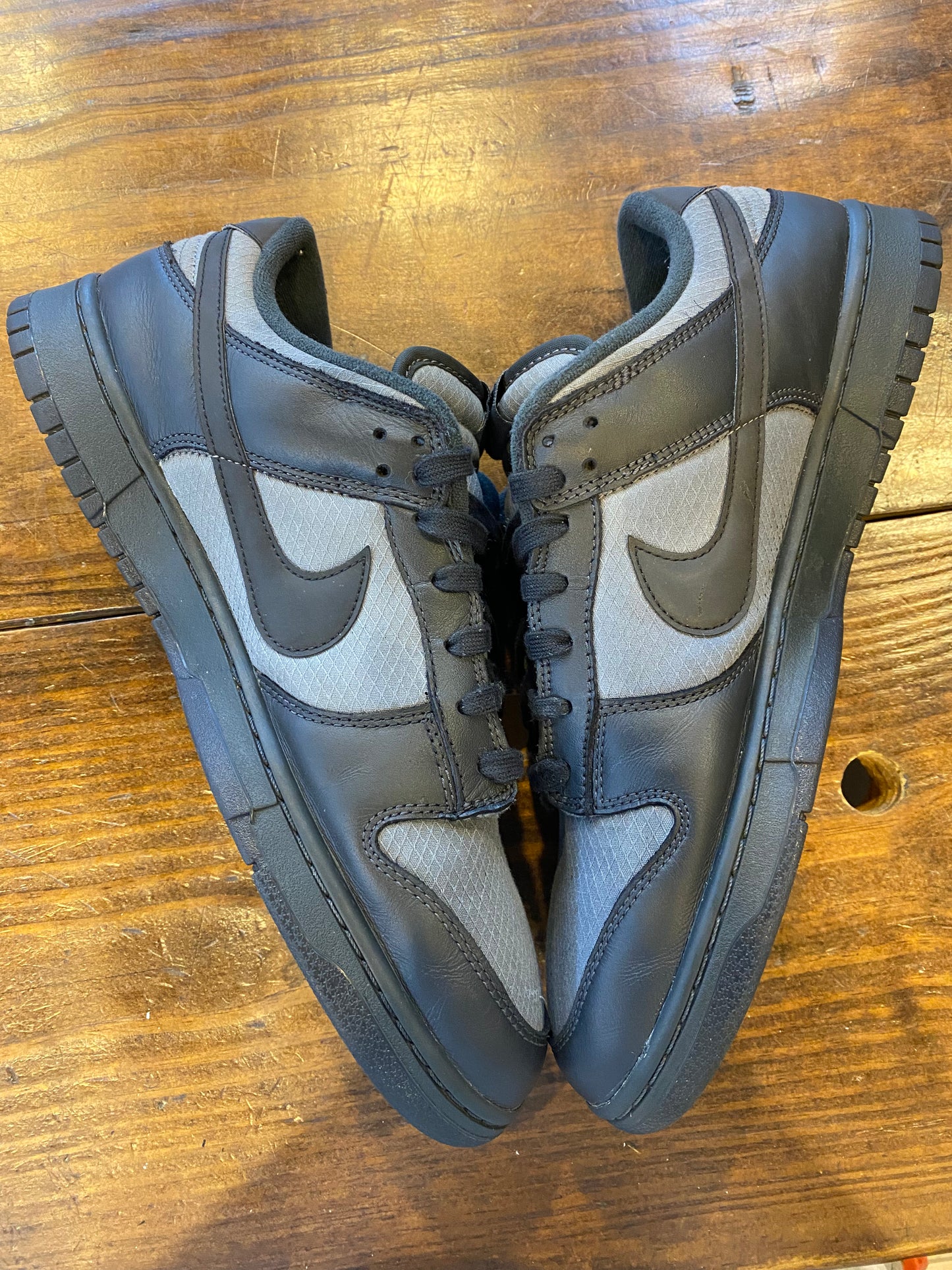 Dunk Low SE Off Noir Smoke Grey PRE OWNED