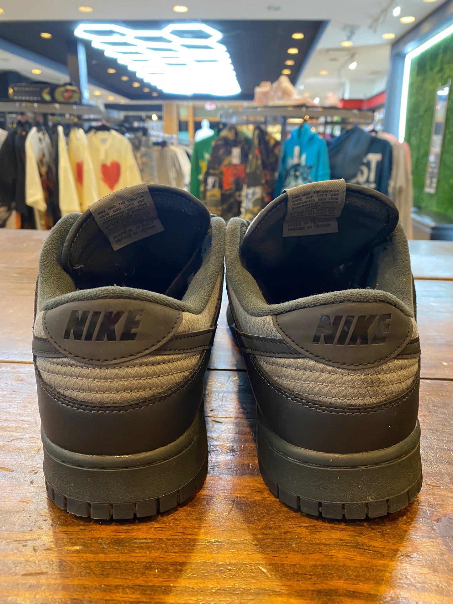 Dunk Low SE Off Noir Smoke Grey PRE OWNED