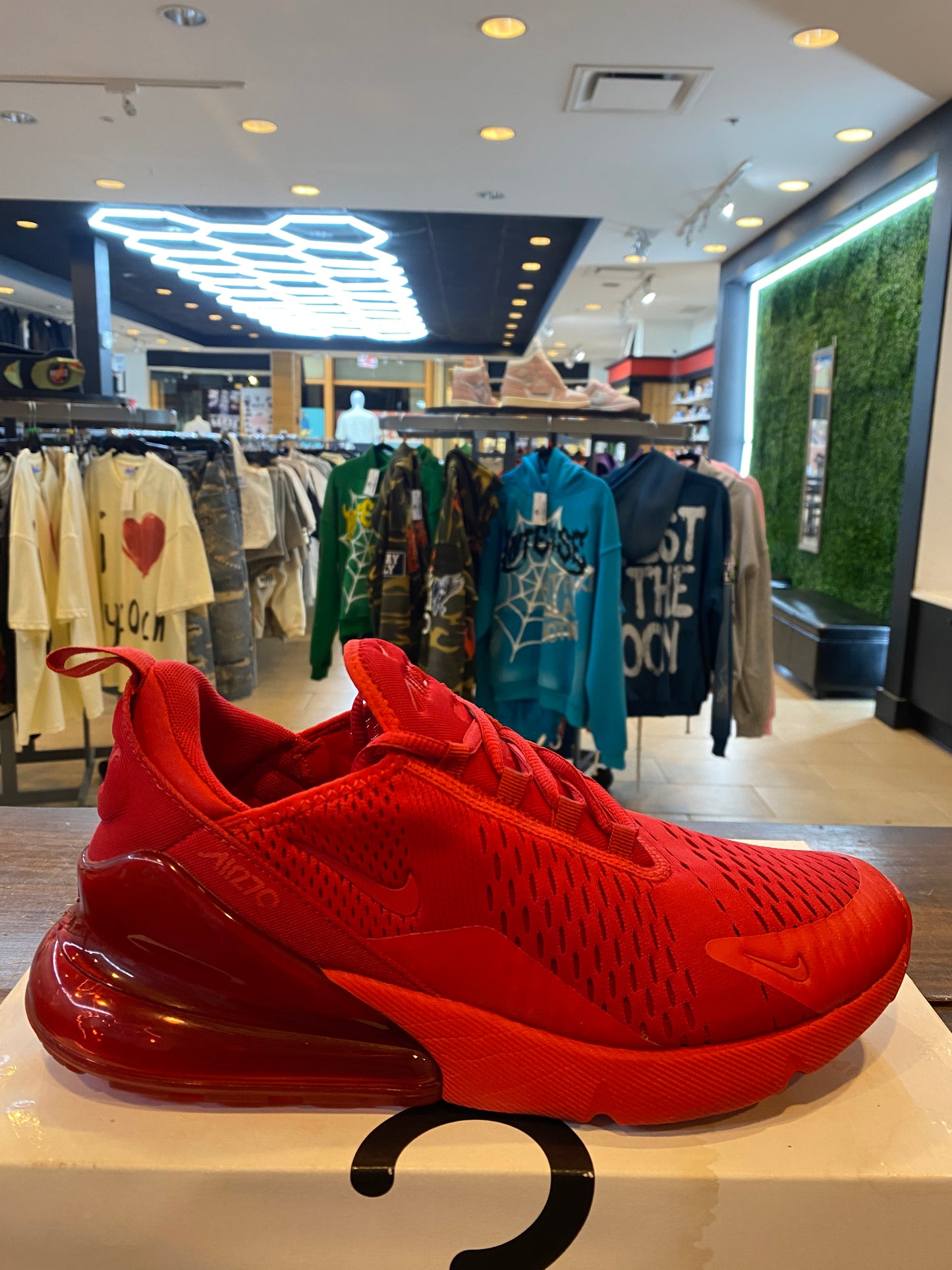 Air Max 270 University Red PRE OWNED