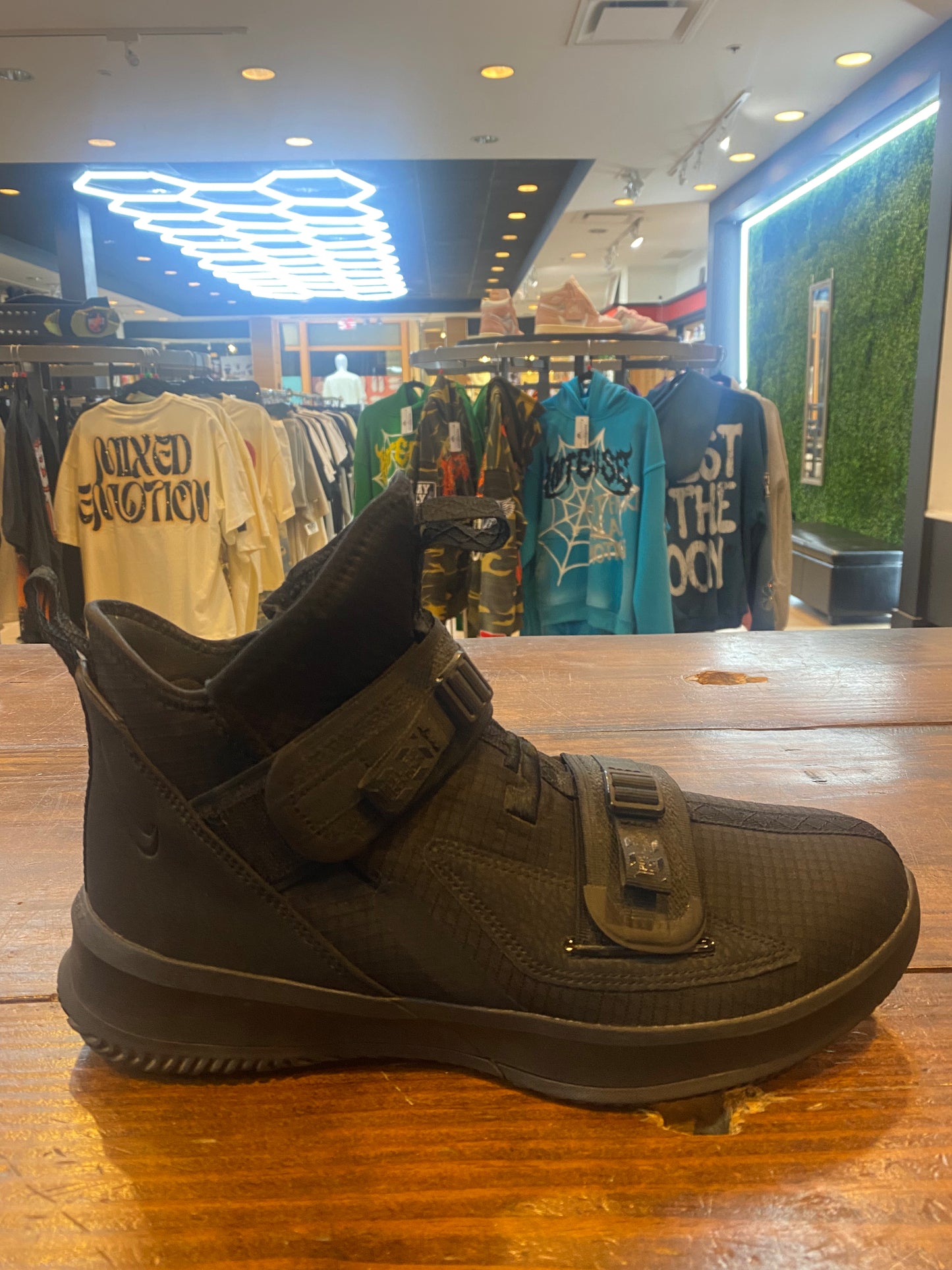 Le Bron Soldier 13 SFG Black Out PRE OWNED