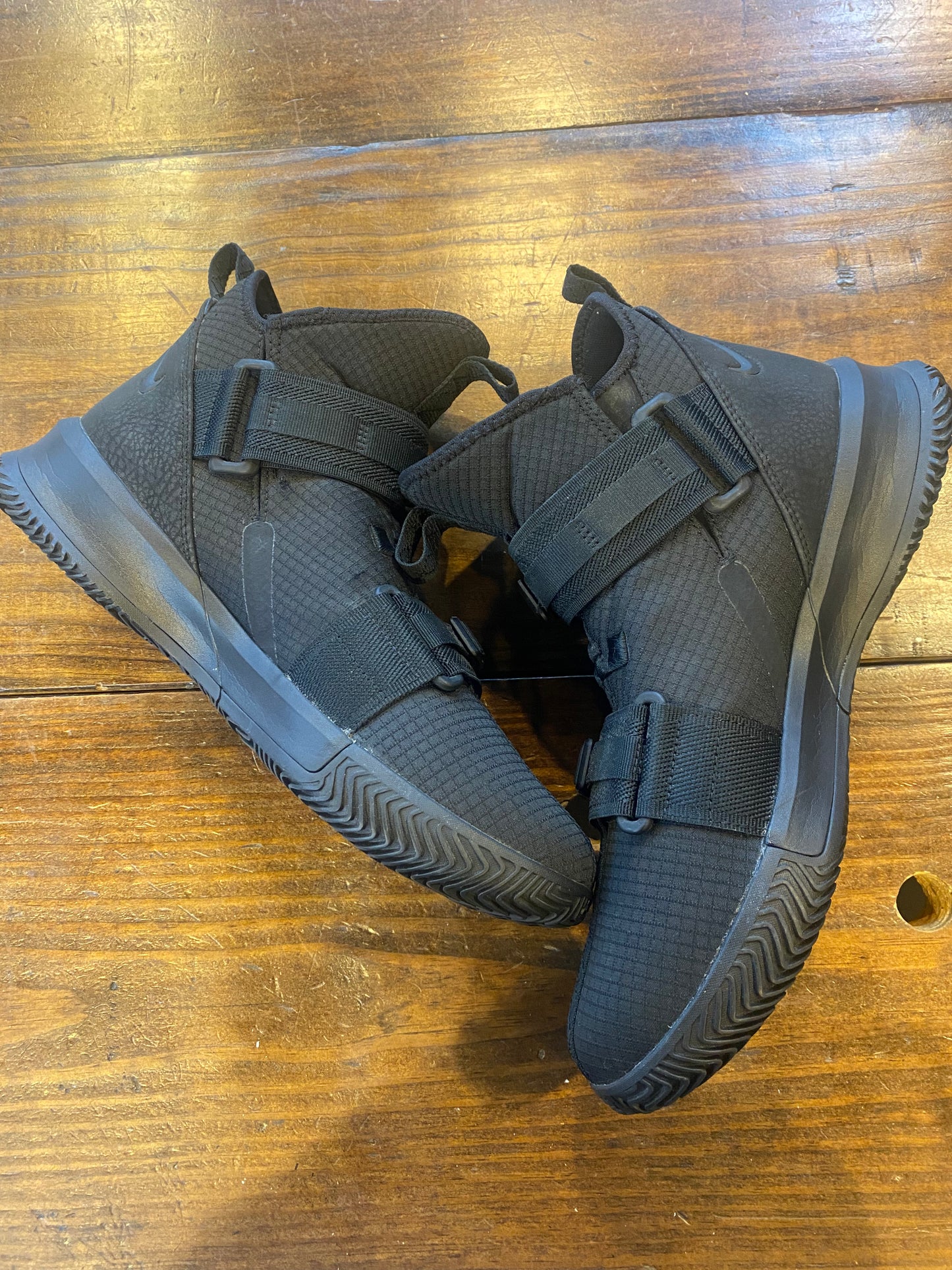 Le Bron Soldier 13 SFG Black Out PRE OWNED