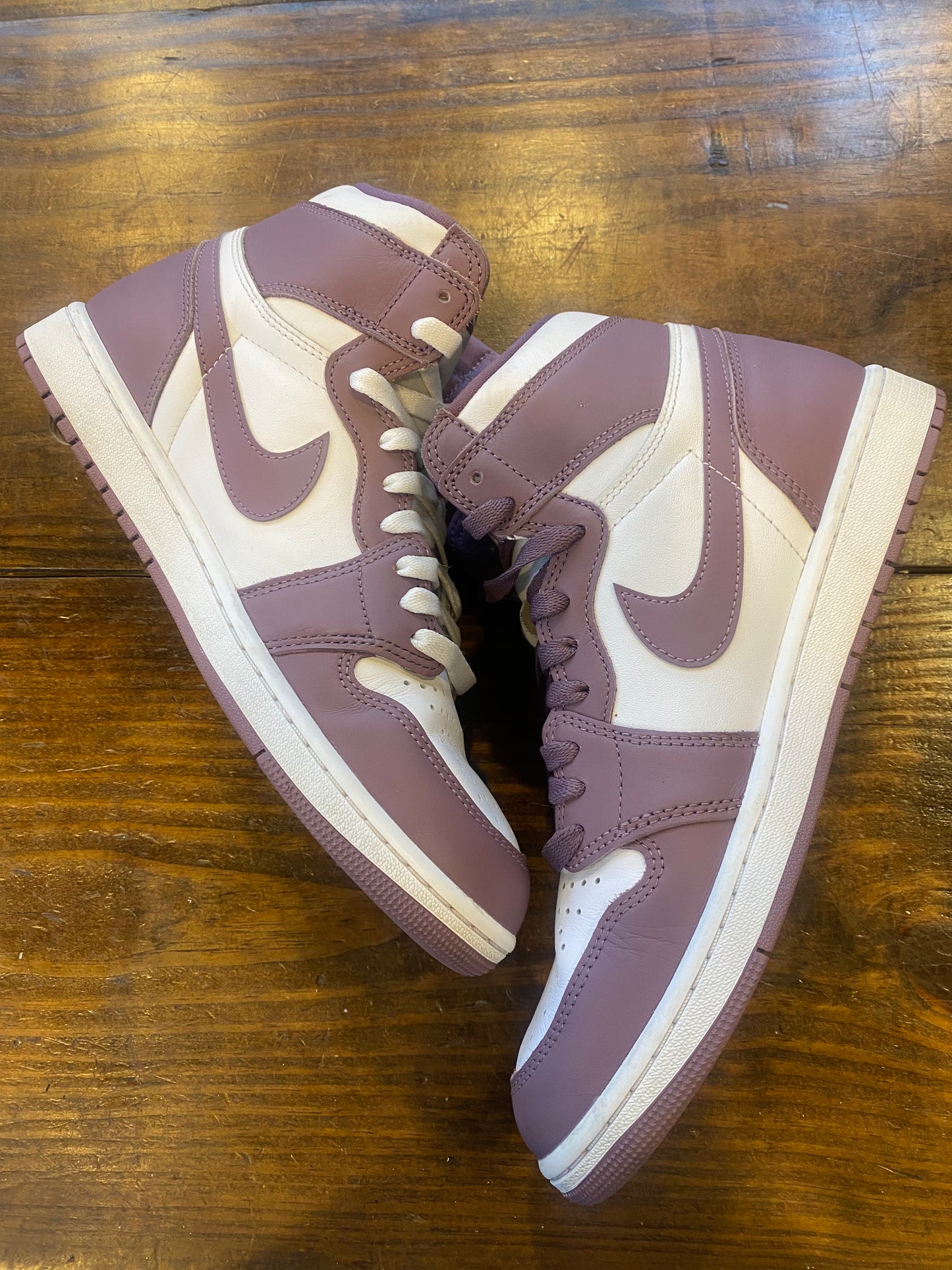 Jordan 1 Retro High OG Mauve PRE OWNED
