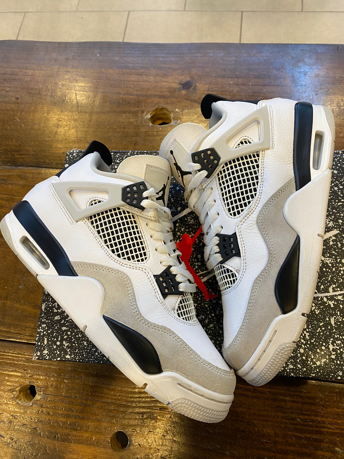 Jordan 4 Retro Military Black PRE OWNED