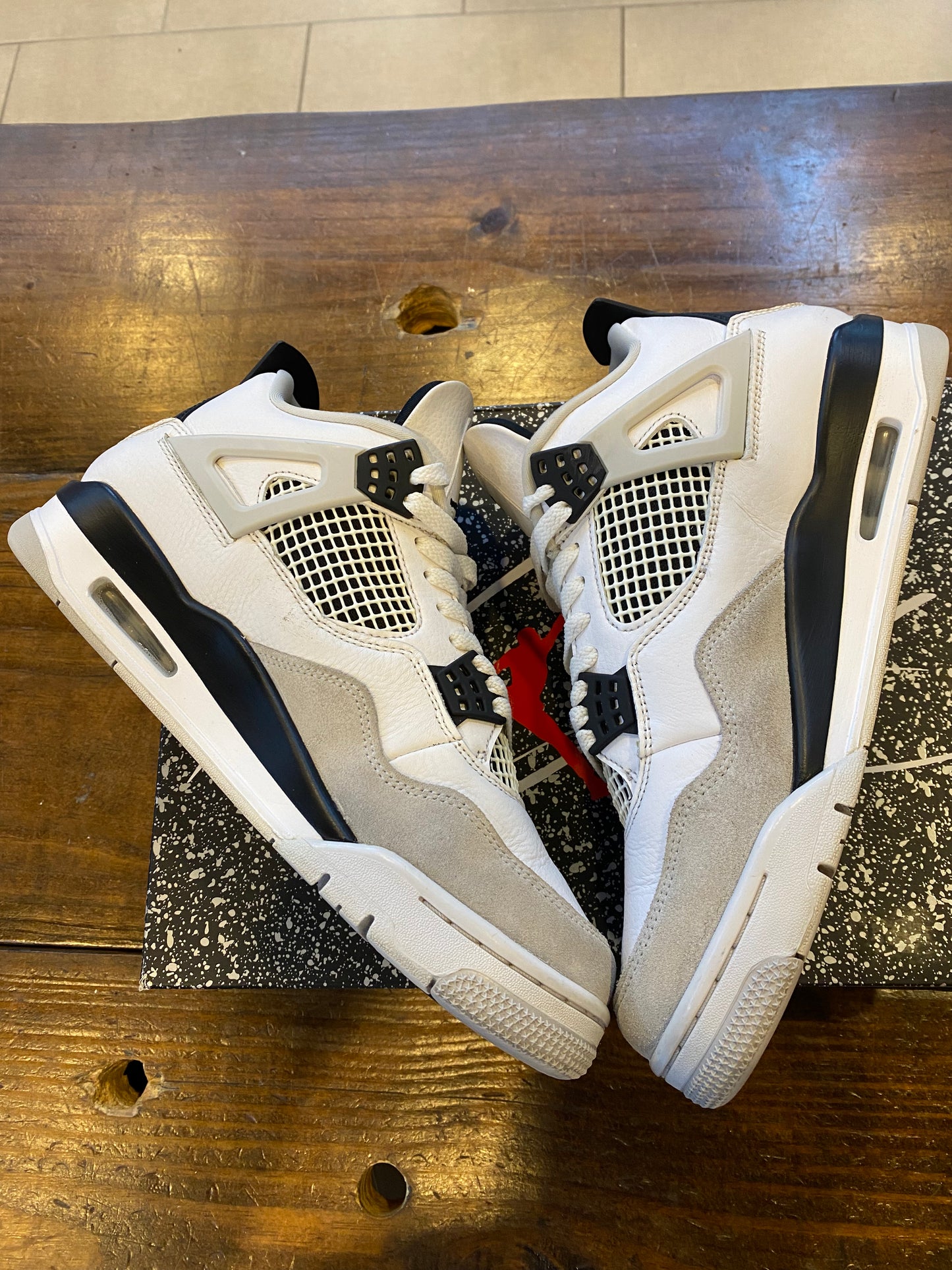 Jordan 4 Retro Military Black PRE OWNED