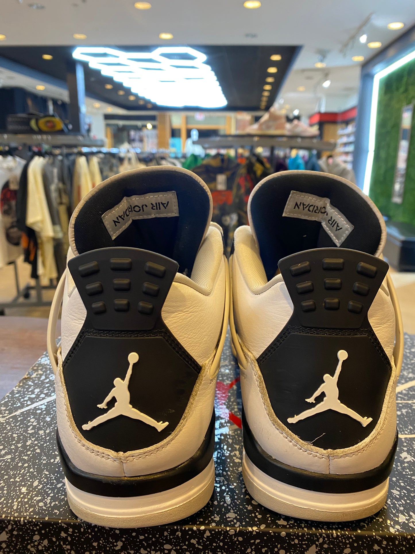 Jordan 4 Retro Military Black PRE OWNED