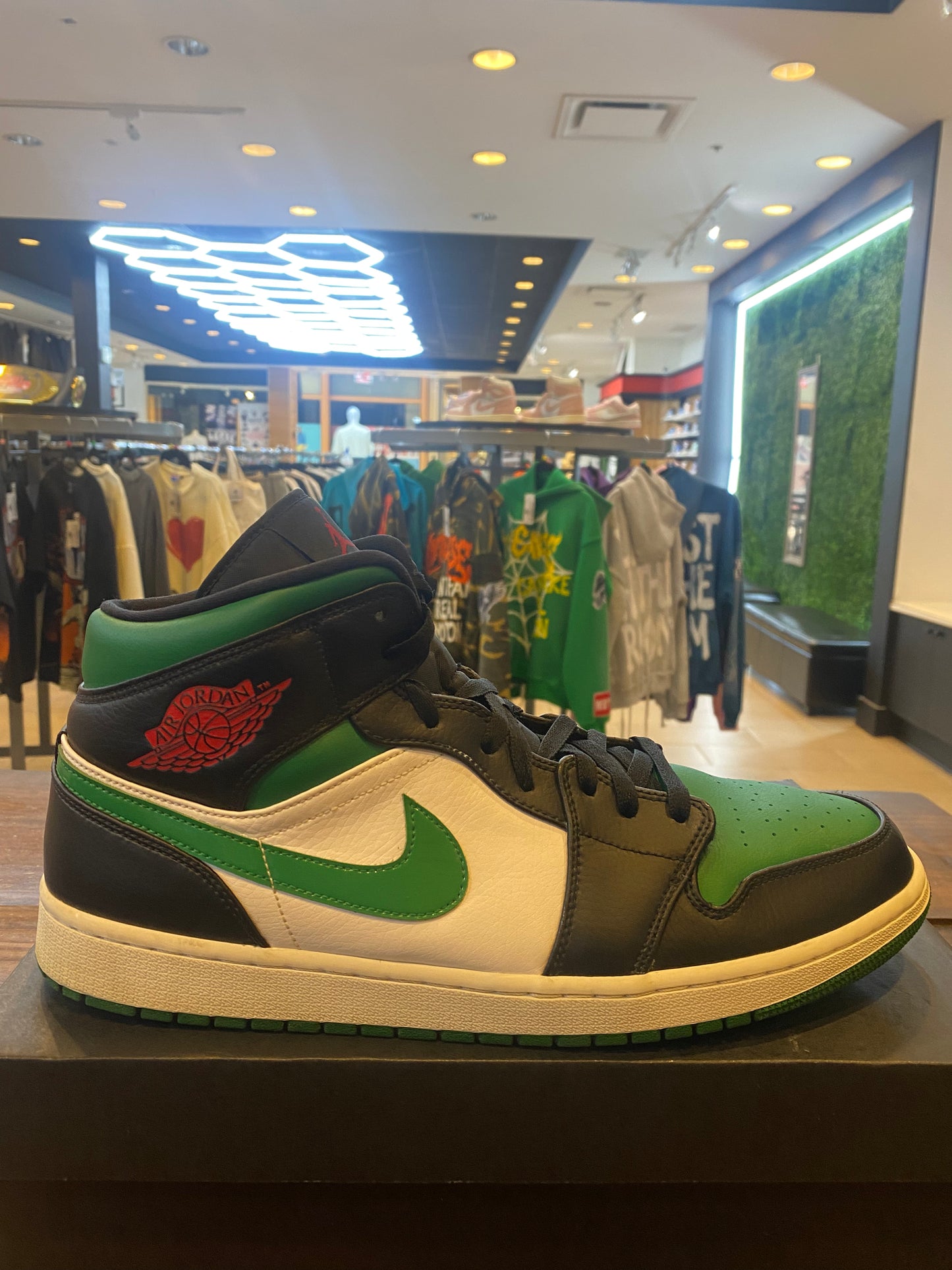 Jordan 1 Mid Pine Green PRE OWNED