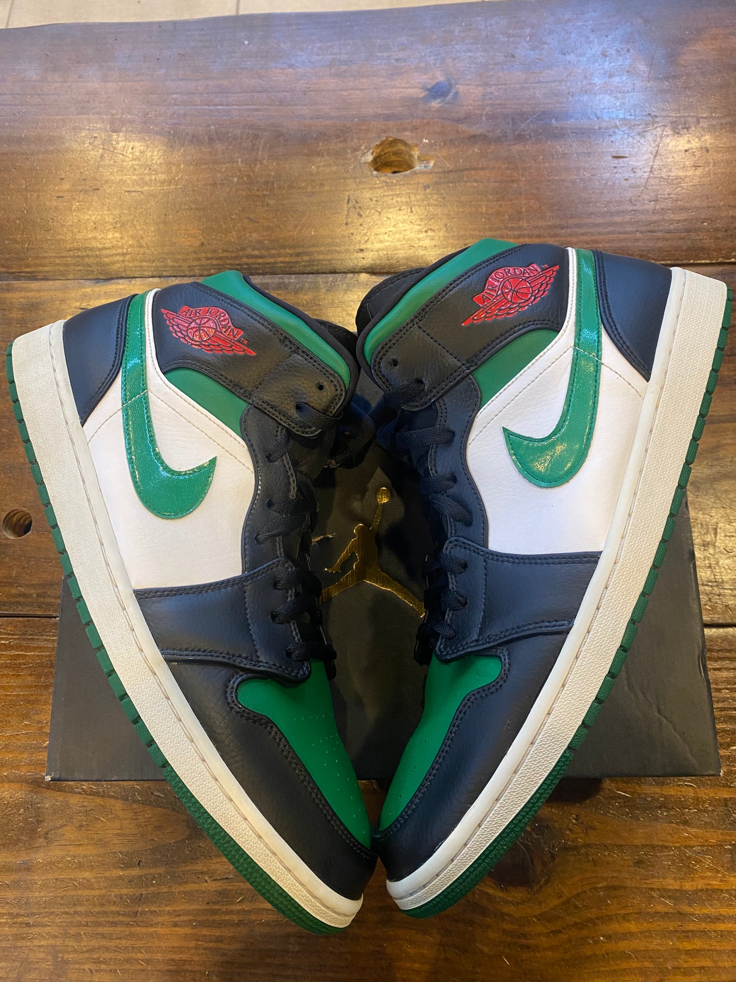 Jordan 1 Mid Pine Green PRE OWNED
