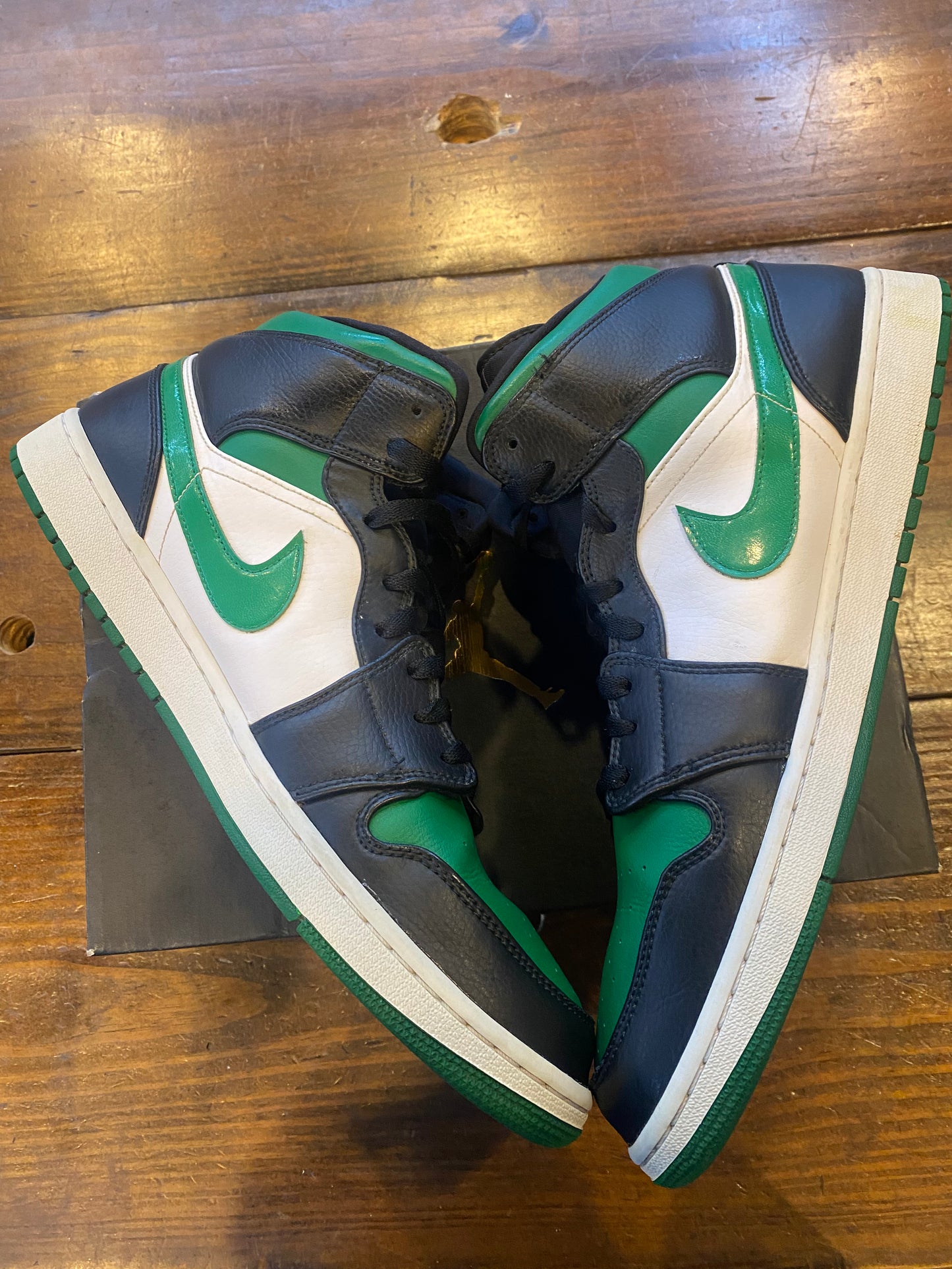 Jordan 1 Mid Pine Green PRE OWNED