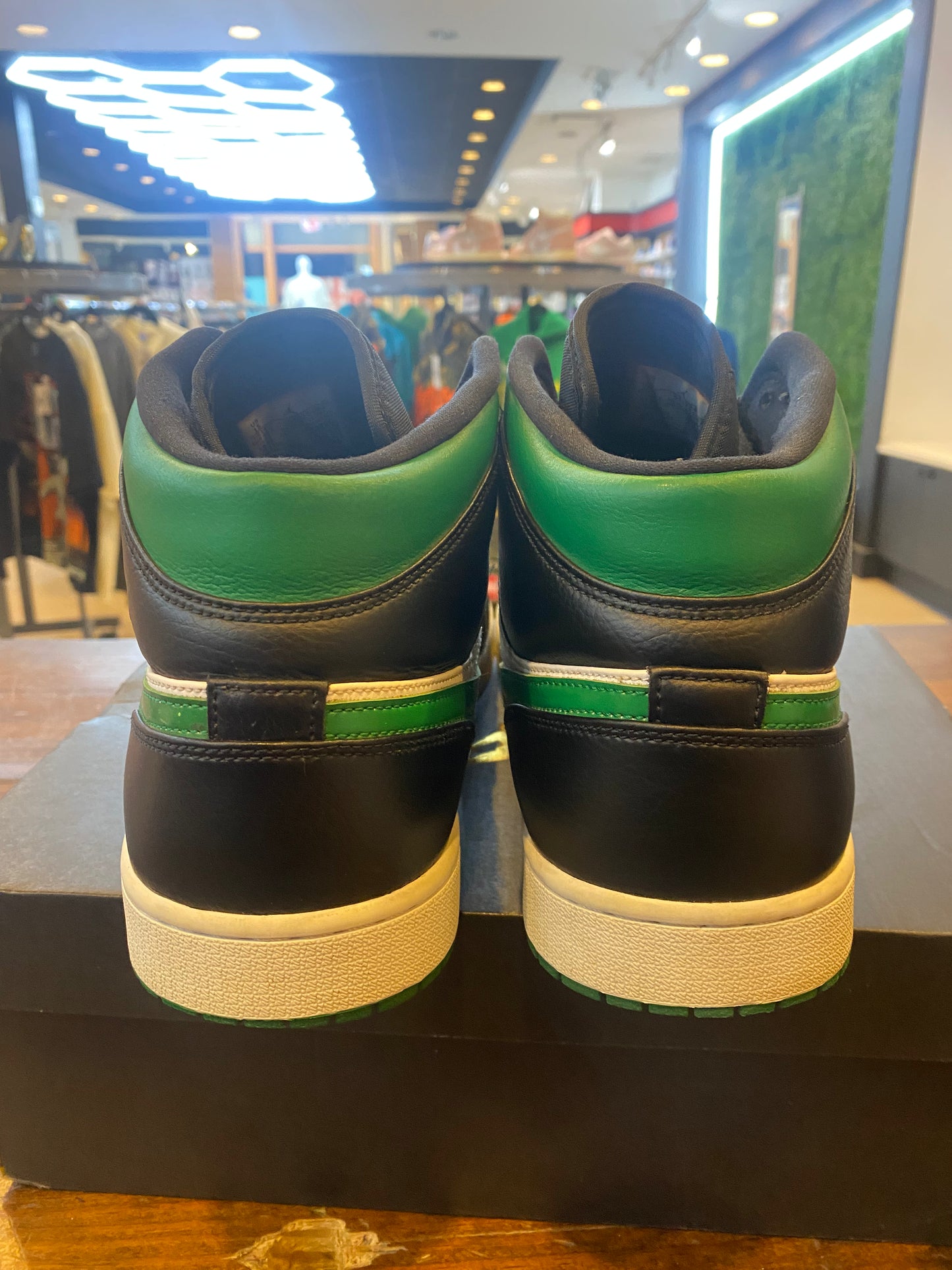 Jordan 1 Mid Pine Green PRE OWNED