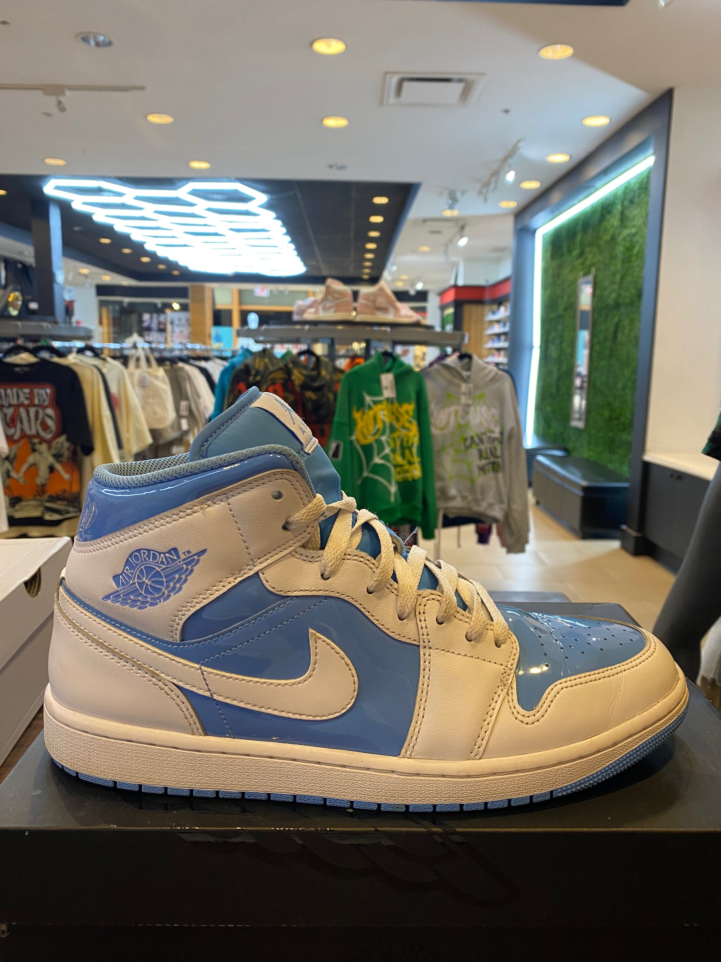 Jordan 1 Mid Legend Blue PRE OWNED