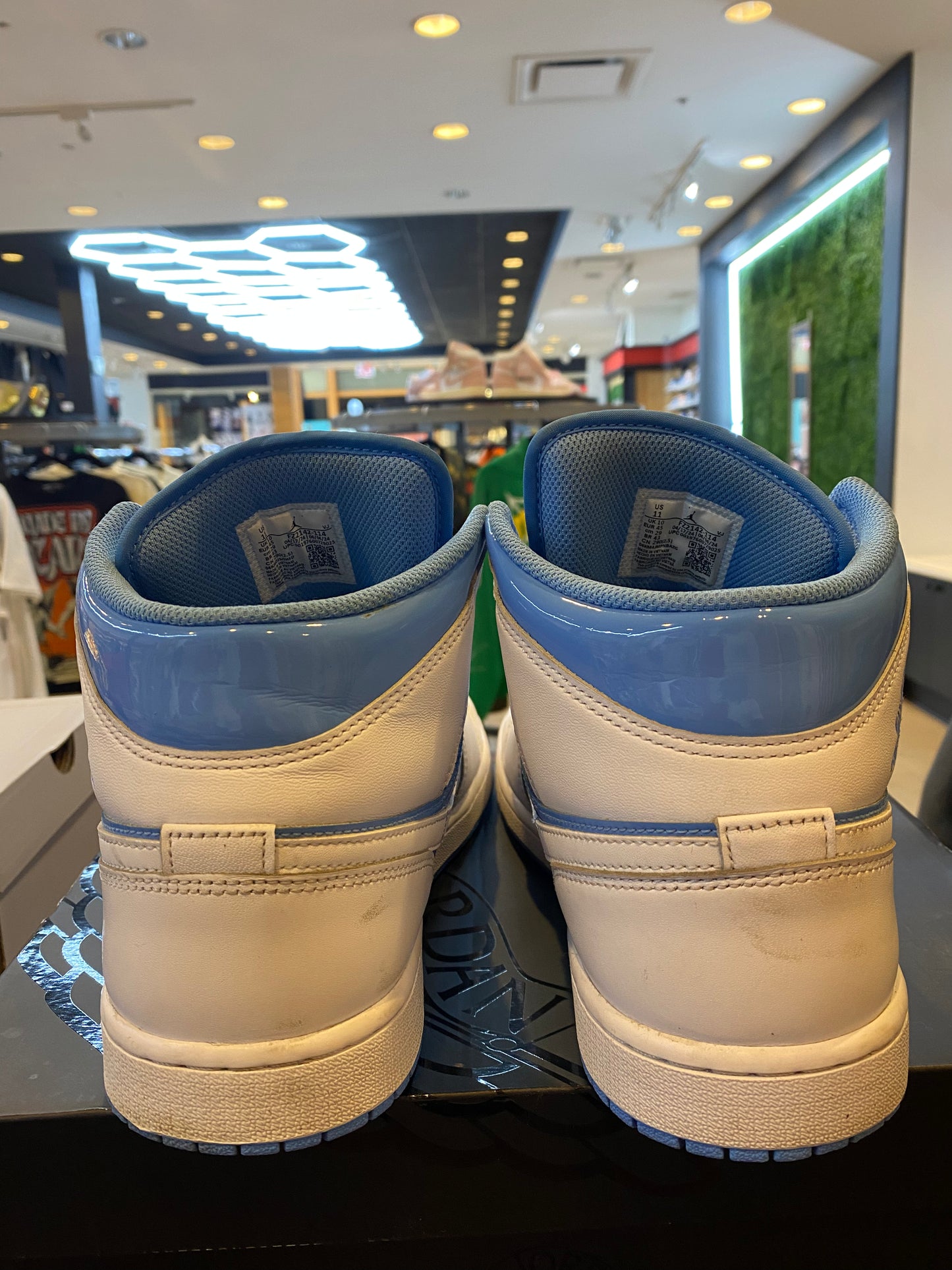 Jordan 1 Mid Legend Blue PRE OWNED