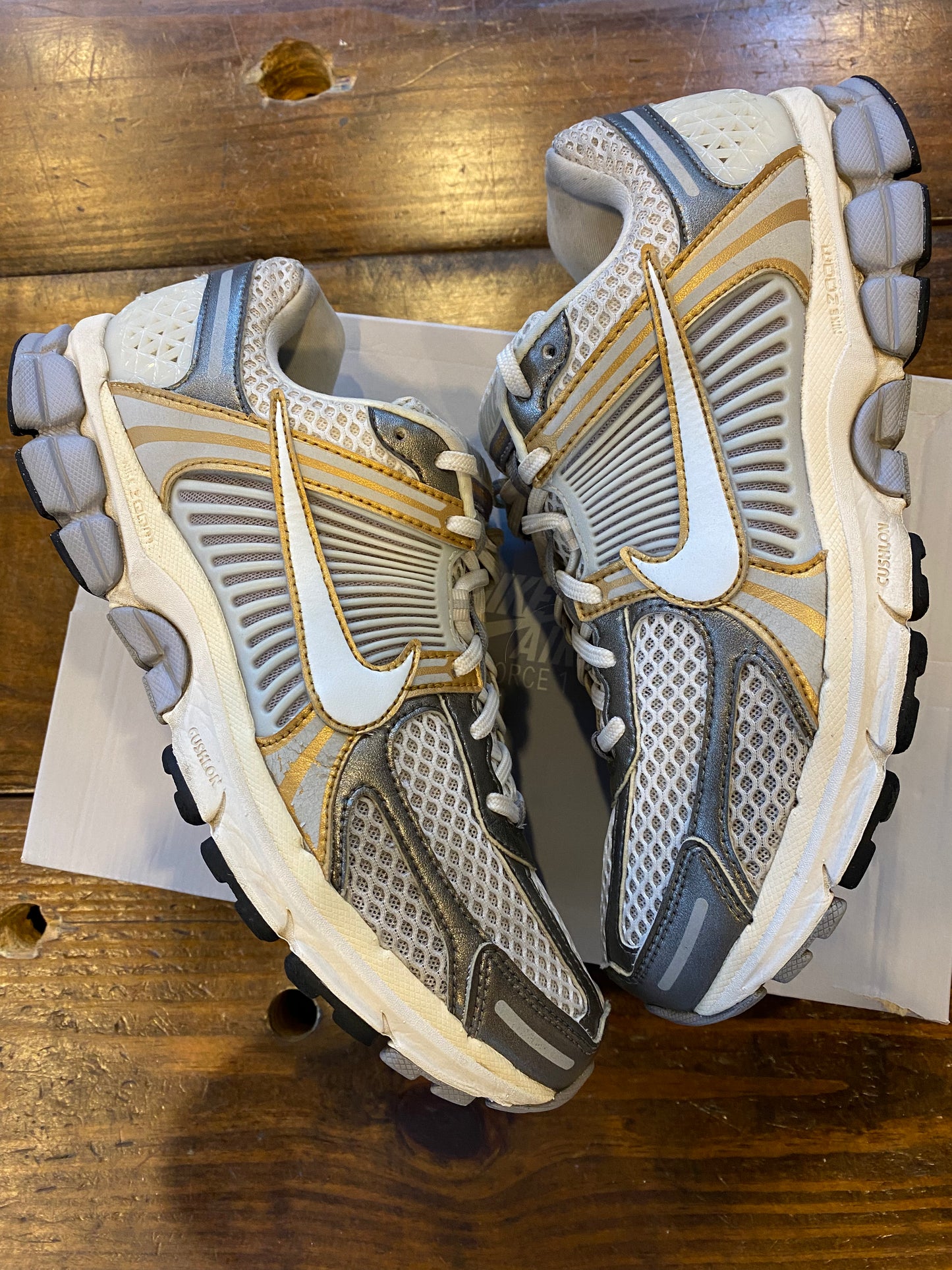 Air Zoom Vomero 5 Metallic Pewter Gold PRE OWNED