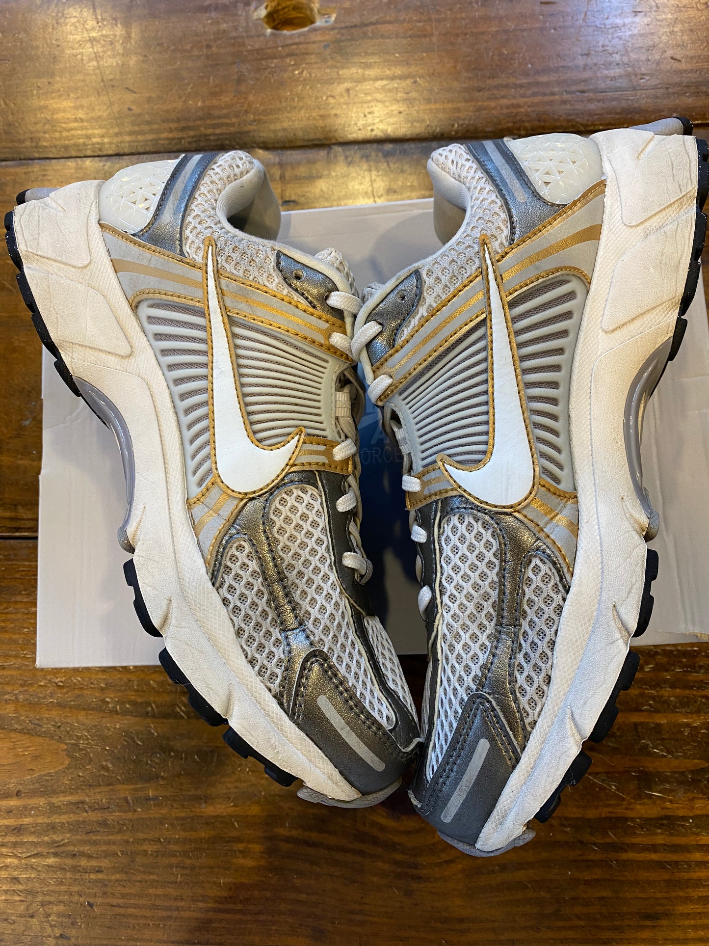 Air Zoom Vomero 5 Metallic Pewter Gold PRE OWNED