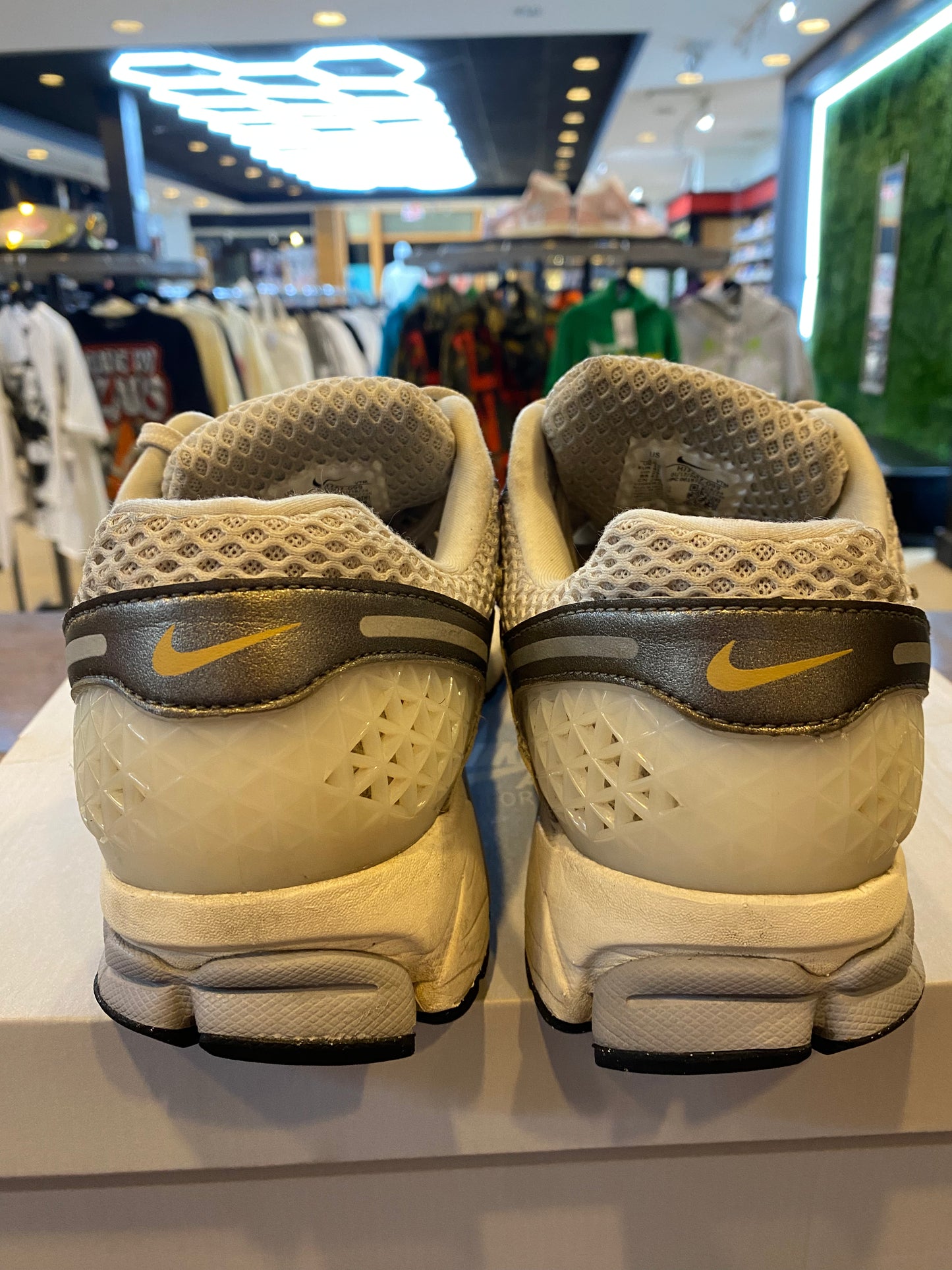 Air Zoom Vomero 5 Metallic Pewter Gold PRE OWNED