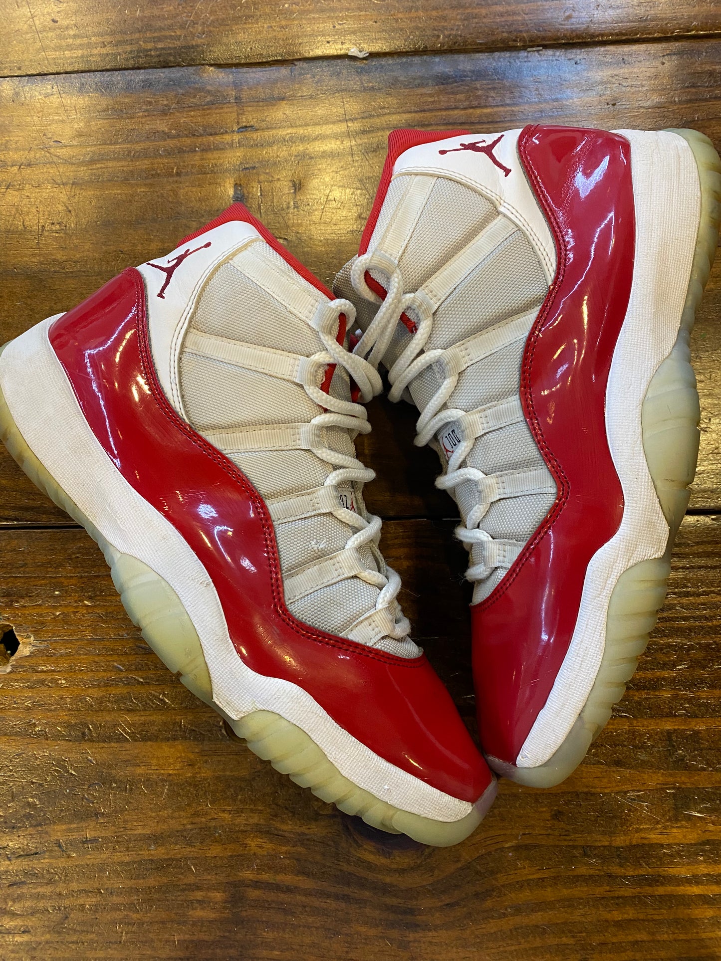Jordan 11 Retro Cherry PRE OWNED