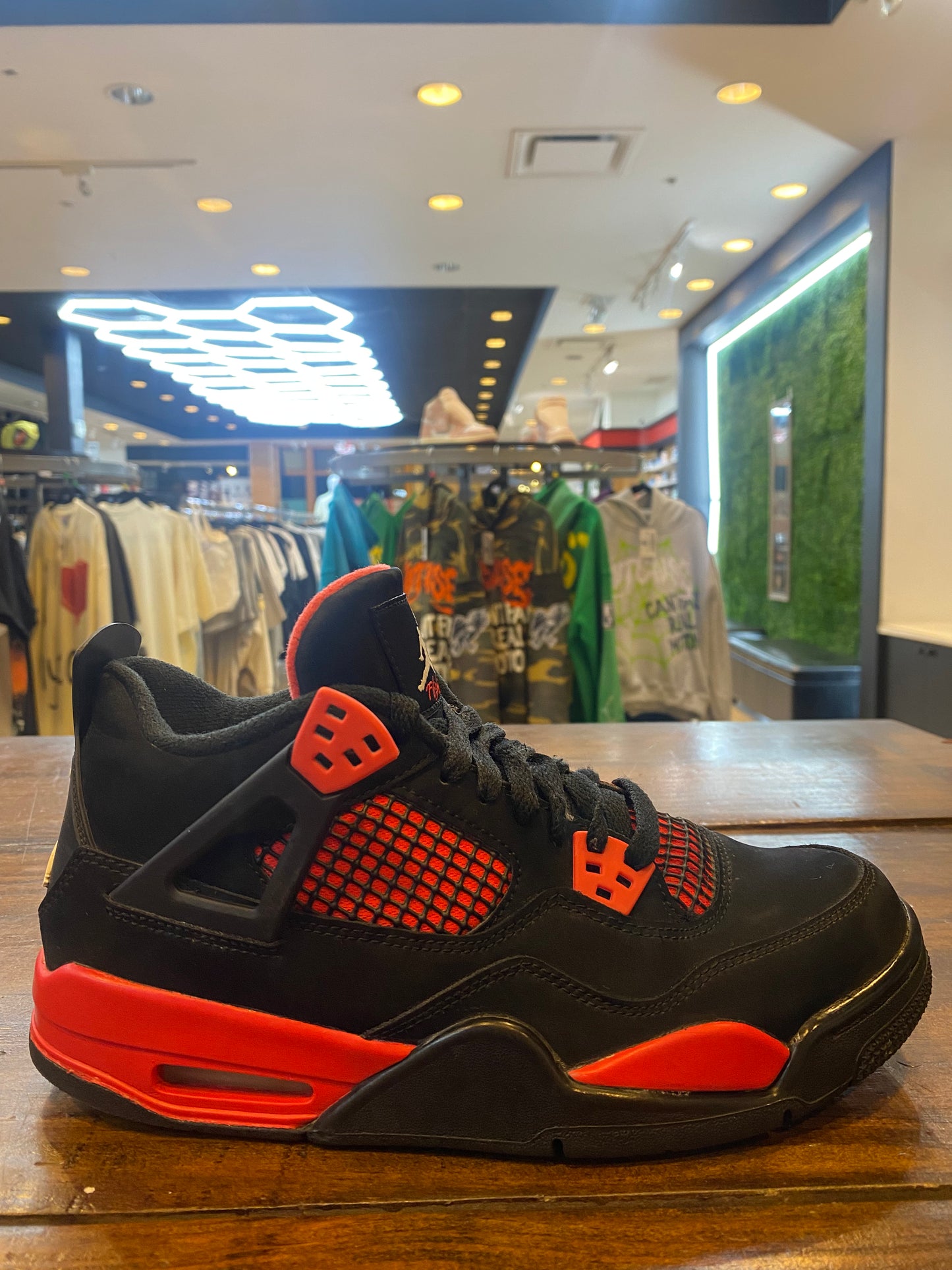 Jordan 4 Retro GS Red Thunder PRE OWNED