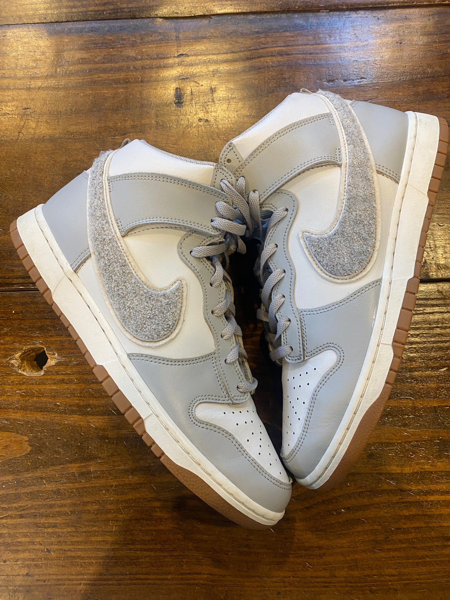 Dunk High Chenille Swoosh Light Smoke Grey PRE OWNED