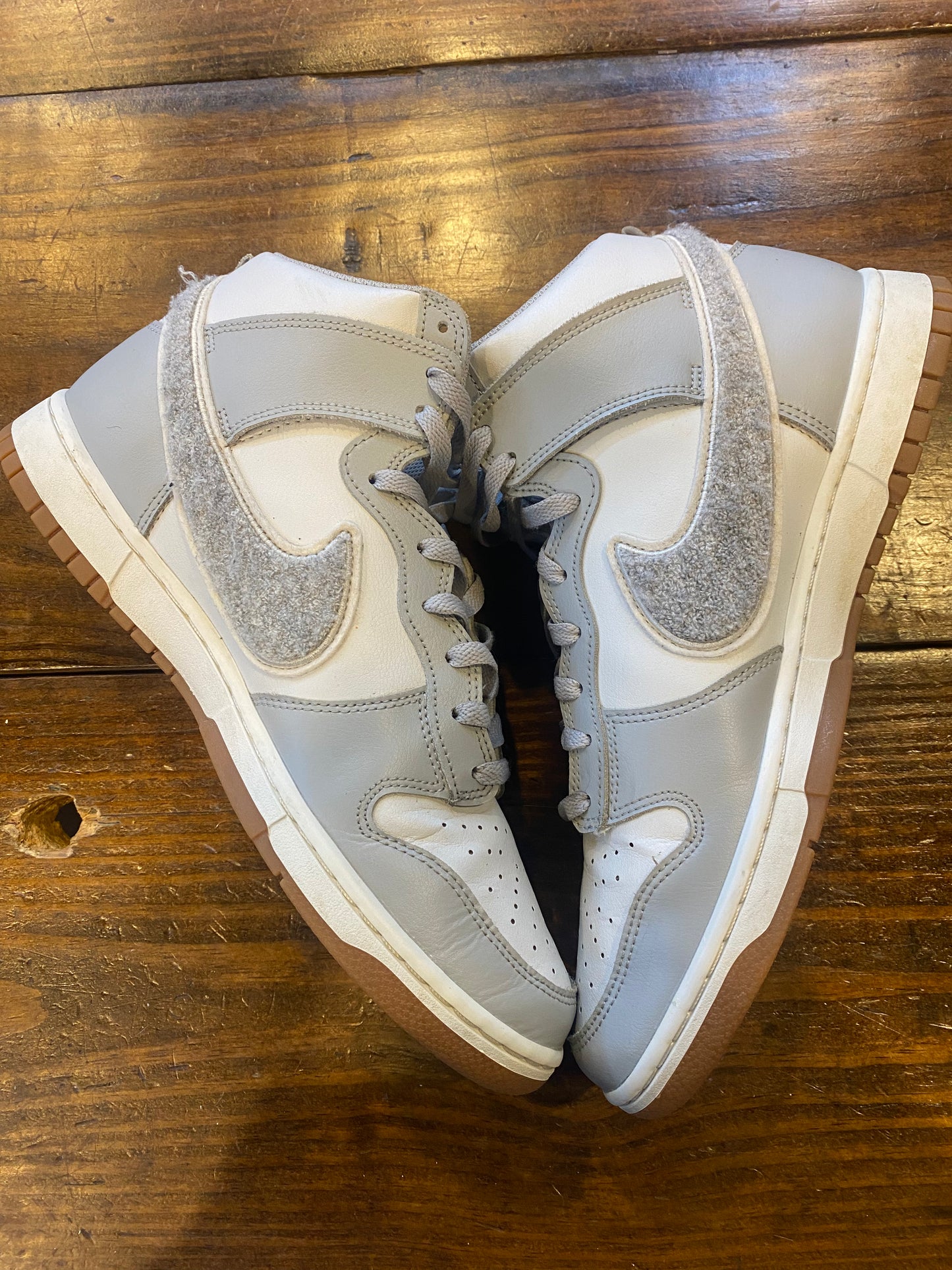 Dunk High Chenille Swoosh Light Smoke Grey PRE OWNED