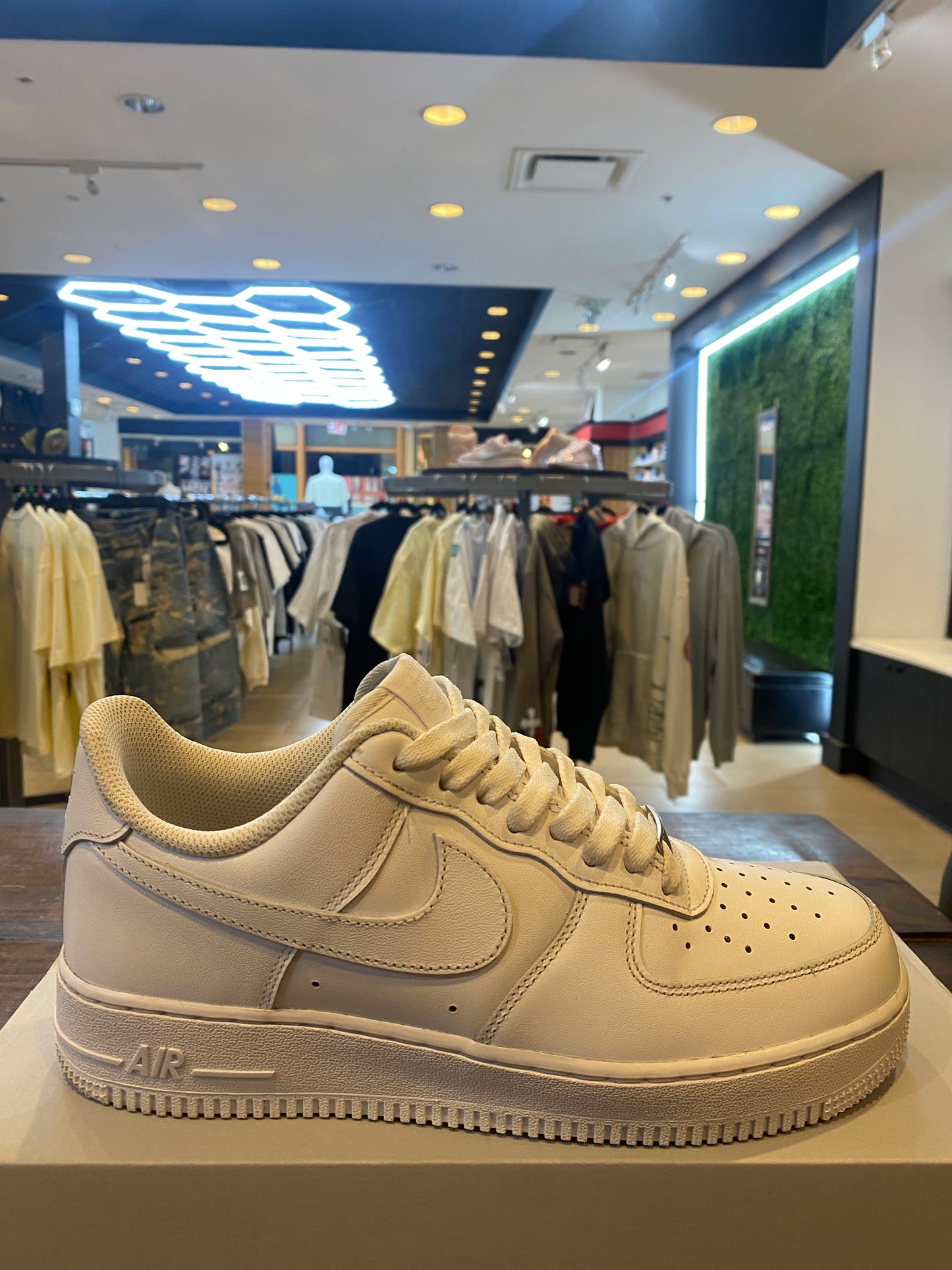 Air Force 1 07 Triple White PRE OWNED
