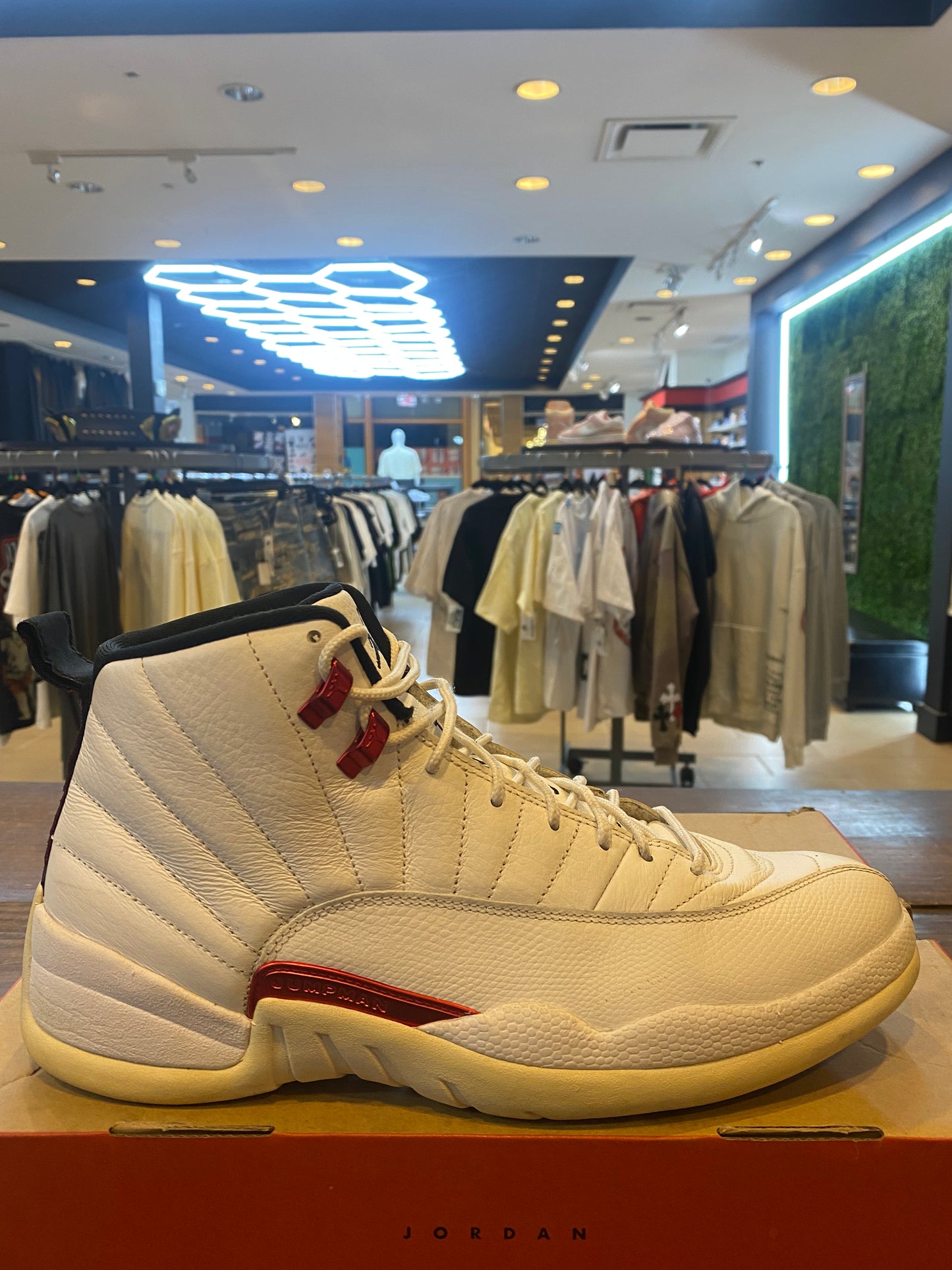 Jordan 12 Retro Twist PRE OWNED